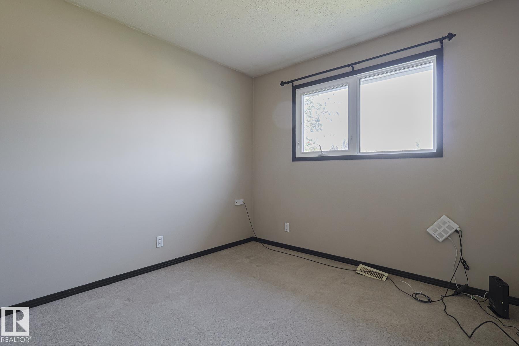 Photo 15 at 128 Camelot Avenue, Corinthia Park, Leduc