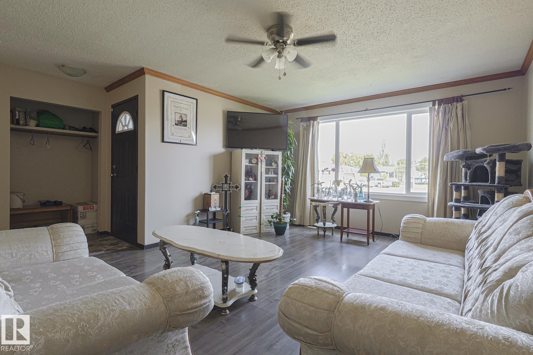 Photo 3 at 128 Camelot Avenue, Corinthia Park, Leduc