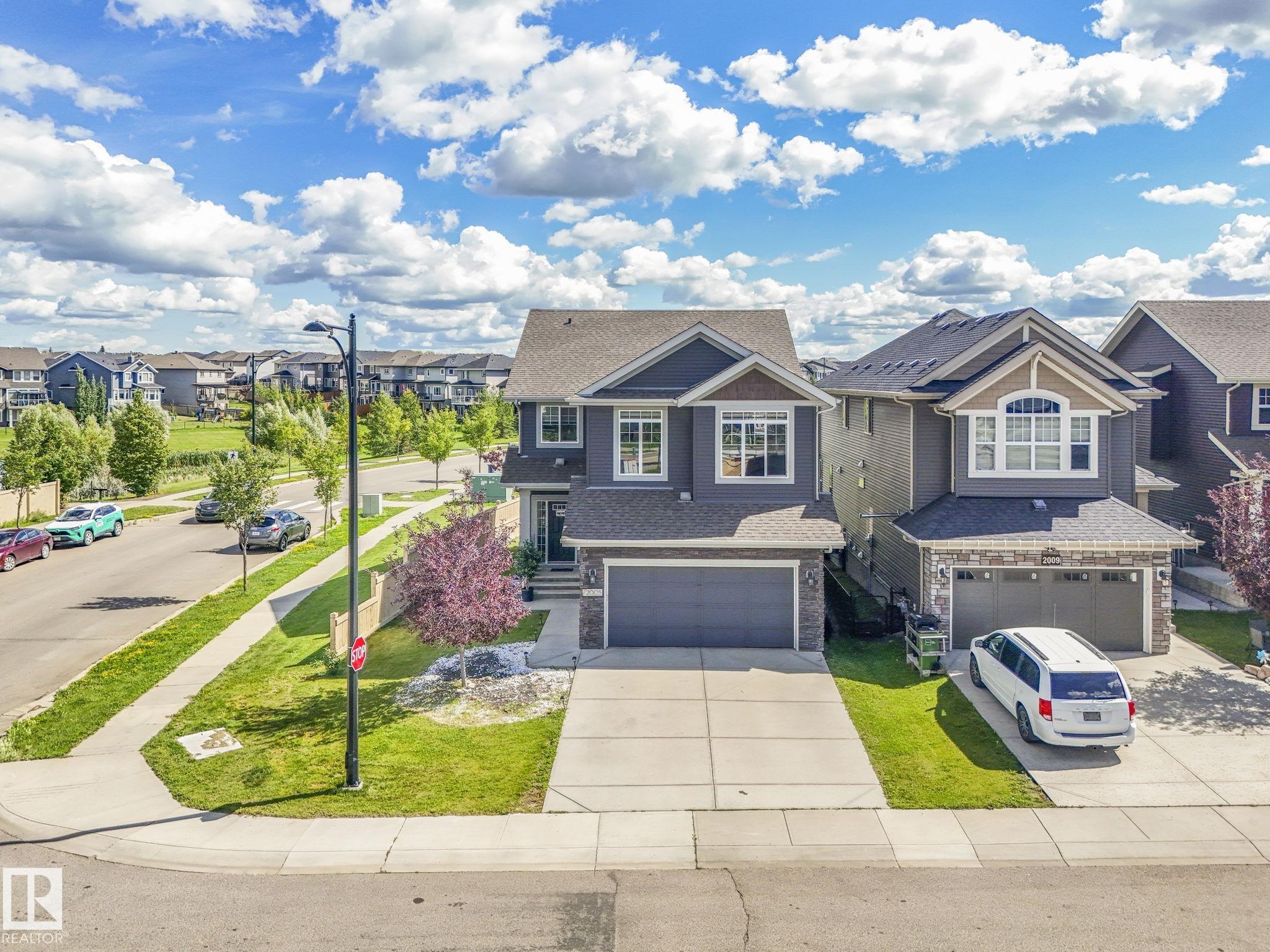 2005 57 Street SW, Walker, Edmonton 
