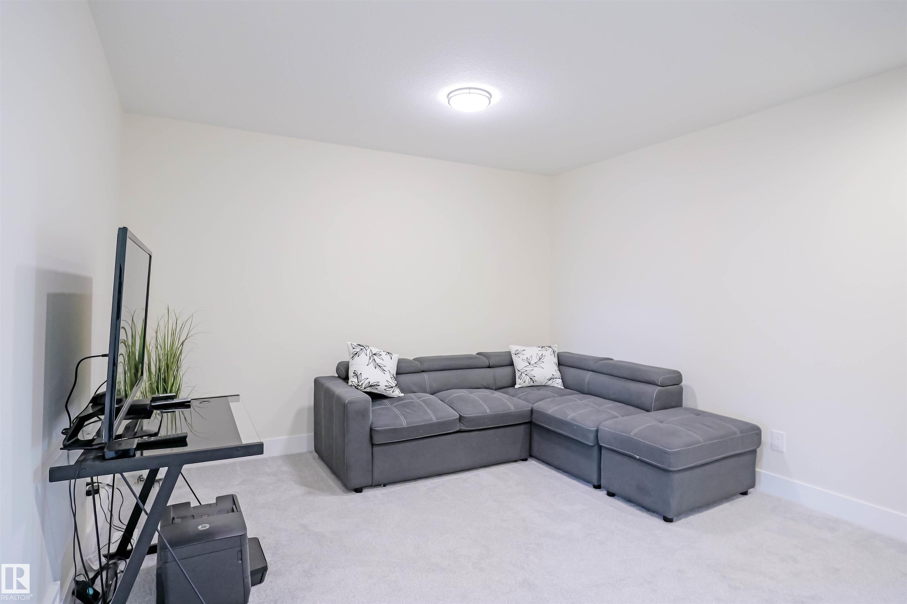 Photo 10 at 520 Bluff Lane, Black Stone, Leduc