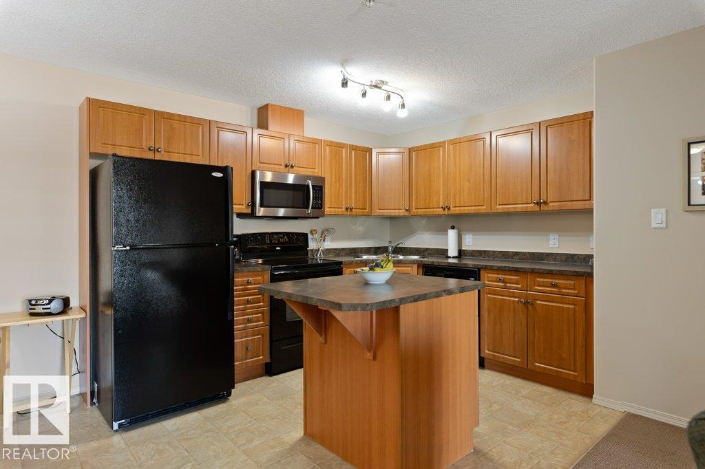 Photo 8 at 243 - 78B Mckenney Avenue, Mission, St. Albert