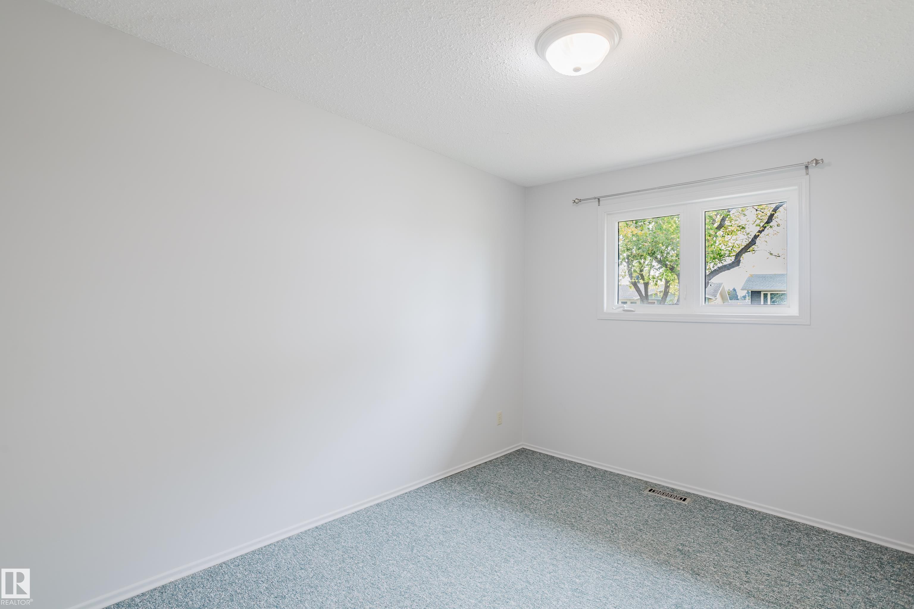 Photo 12 at 175 Brookwood Drive, Brookwood, Spruce Grove