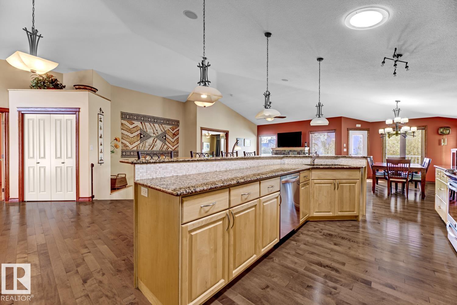 Photo 13 at 5006 63 Street, Eaglemont Heights, Beaumont
