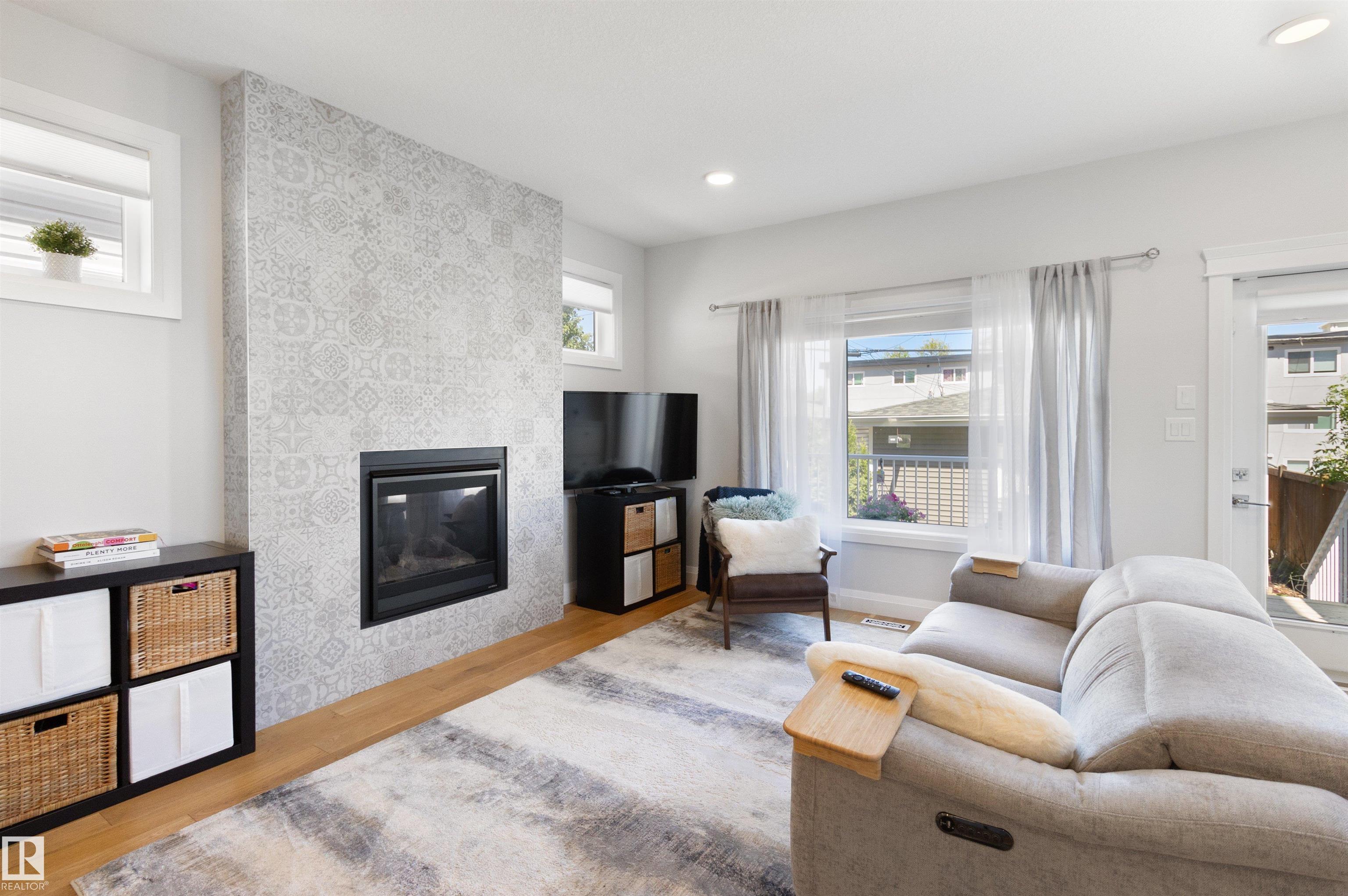 Photo 14 at 8534 81 Avenue NW, King Edward Park, Edmonton