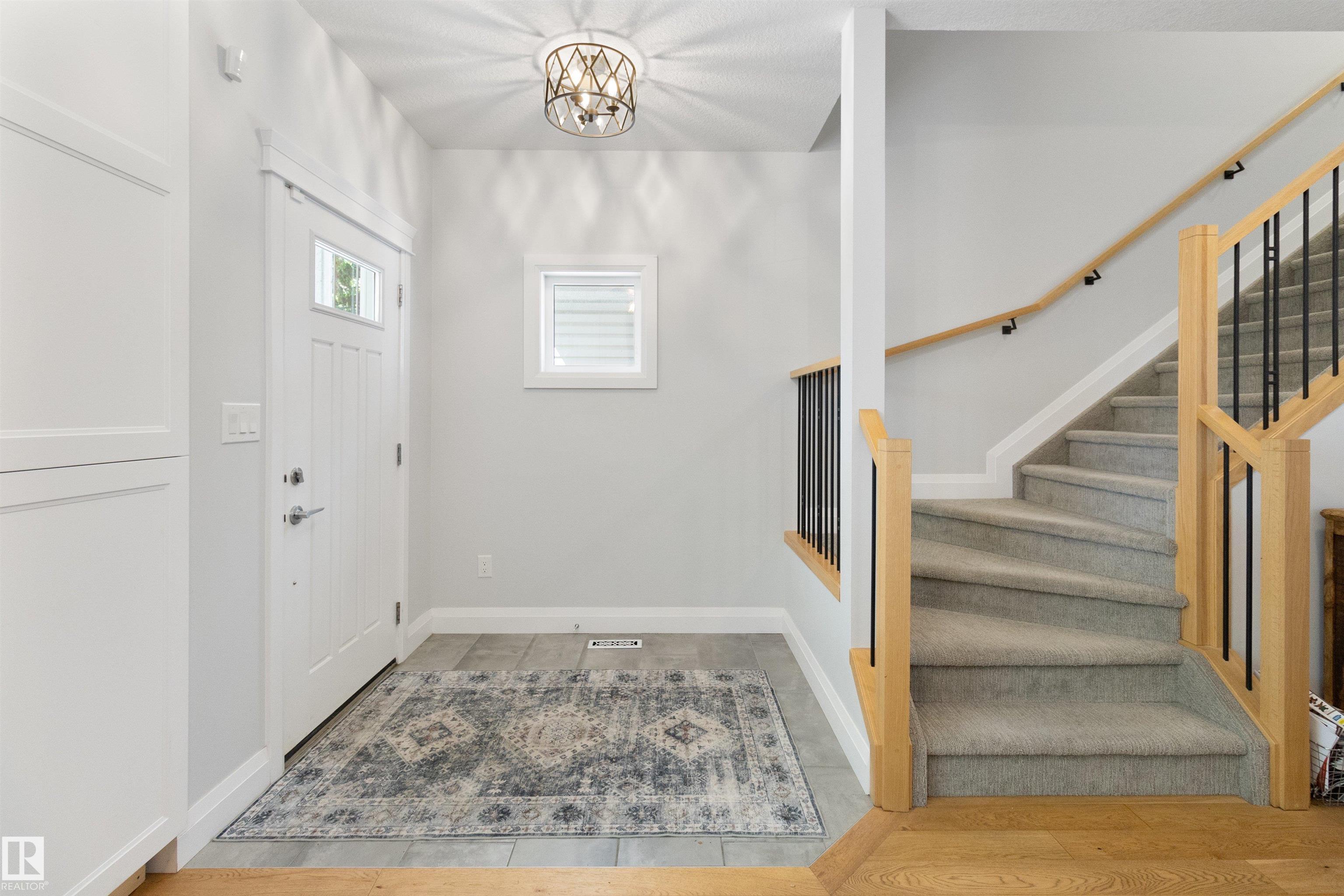 Photo 3 at 8534 81 Avenue NW, King Edward Park, Edmonton