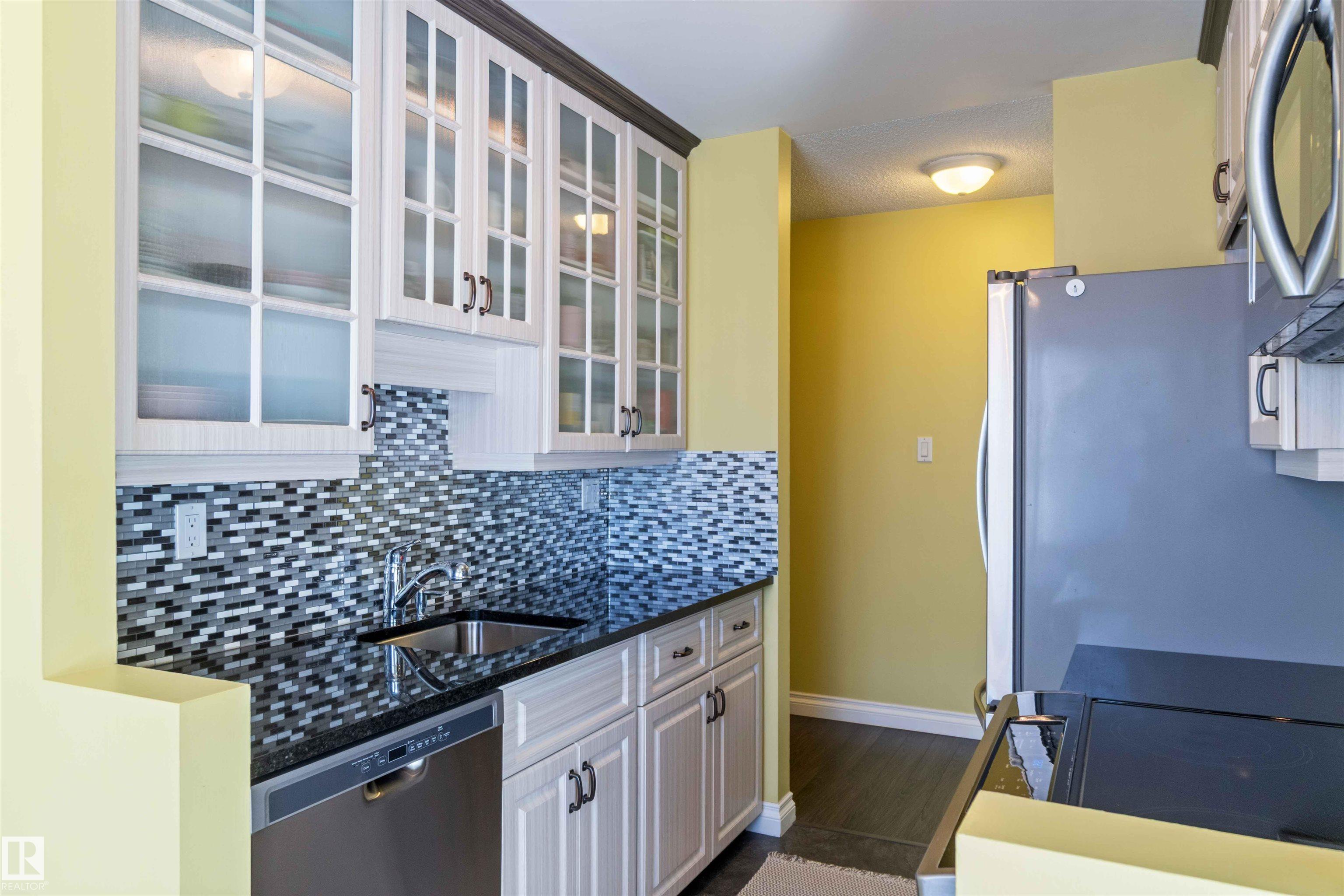 Photo 11 at 302 - 11425 41 Avenue NW, Royal Gardens, Edmonton