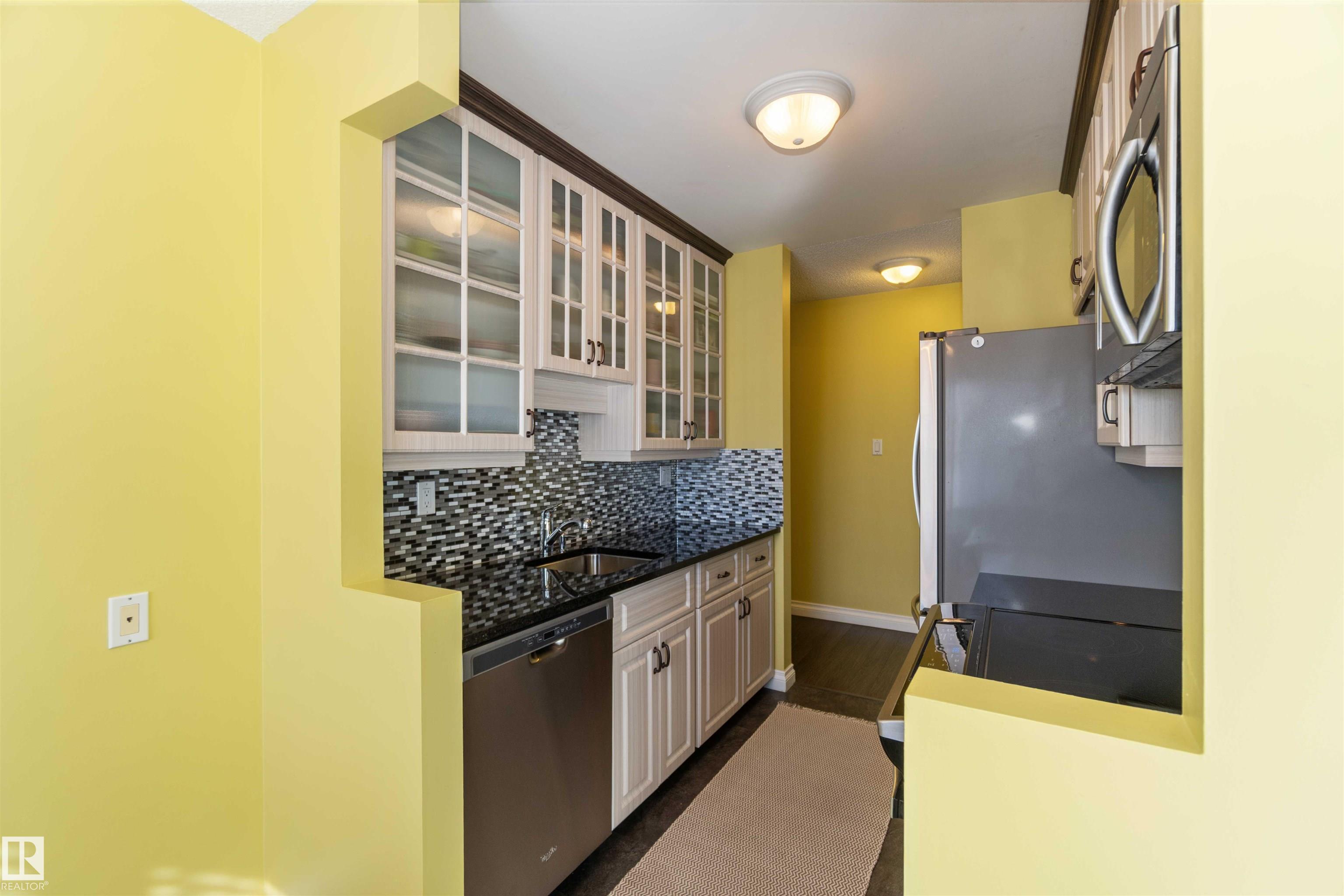 Photo 10 at 302 - 11425 41 Avenue NW, Royal Gardens, Edmonton