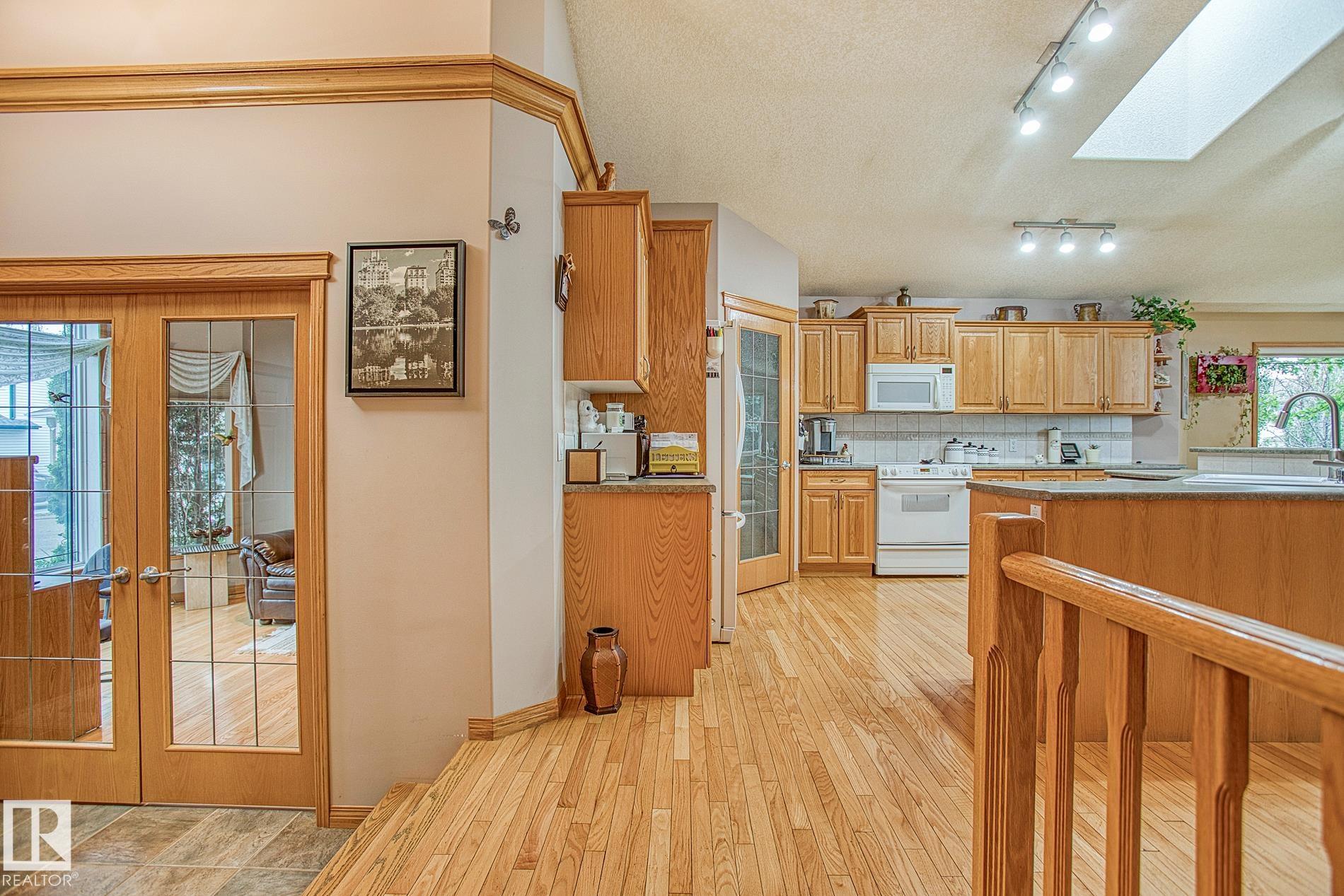Photo 11 at 16135 72 Street NW, Ozerna, Edmonton