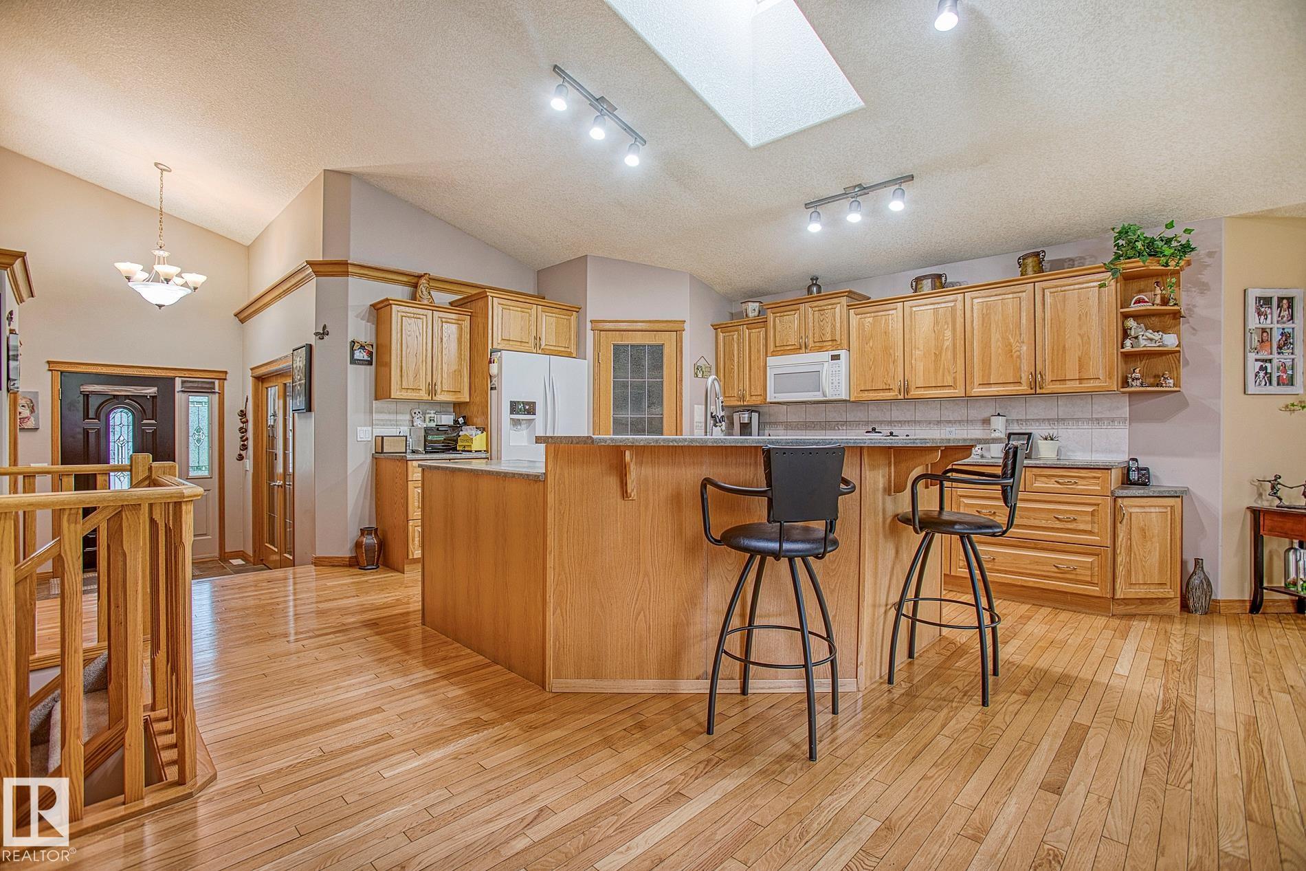 Photo 13 at 16135 72 Street NW, Ozerna, Edmonton