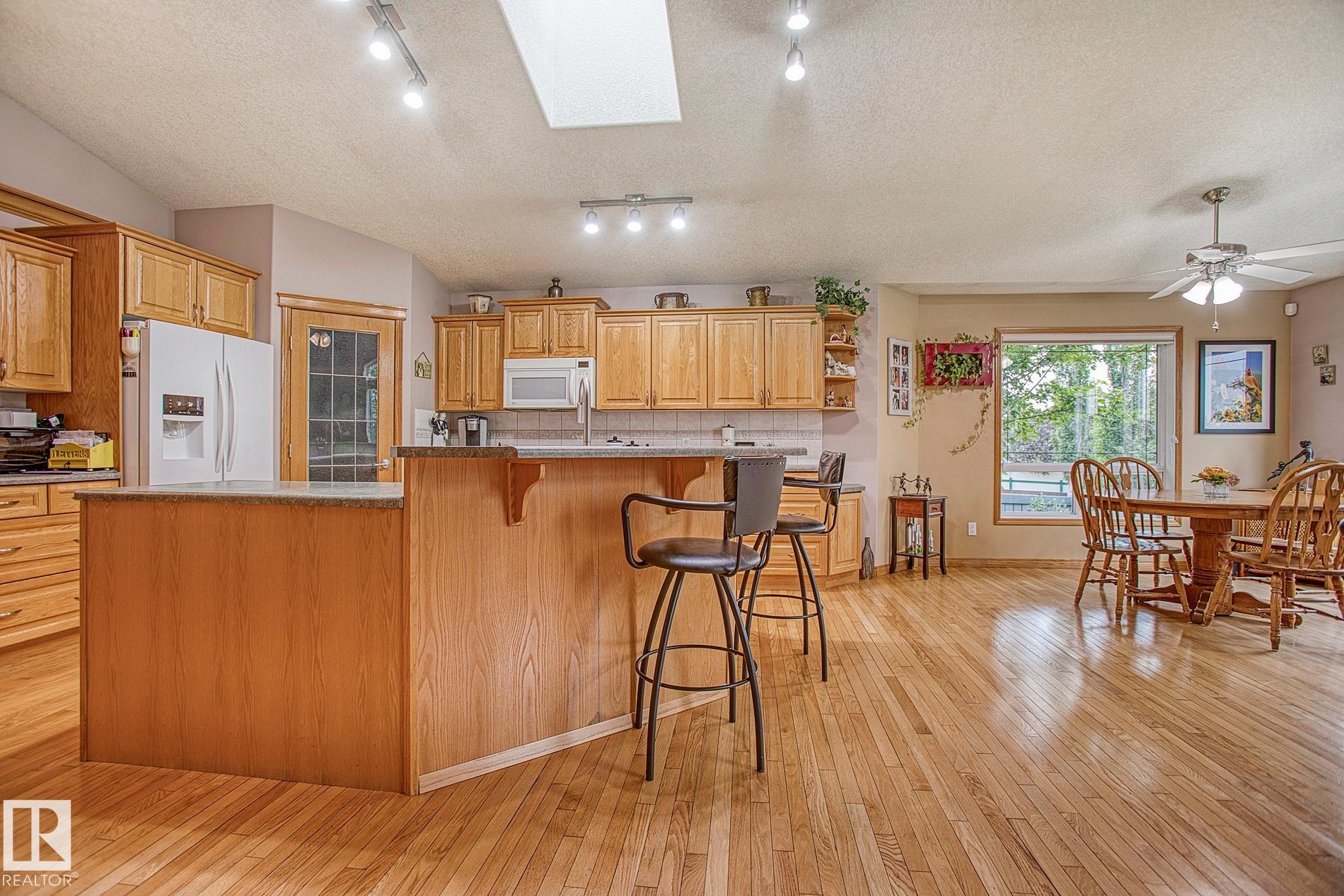 Photo 14 at 16135 72 Street NW, Ozerna, Edmonton