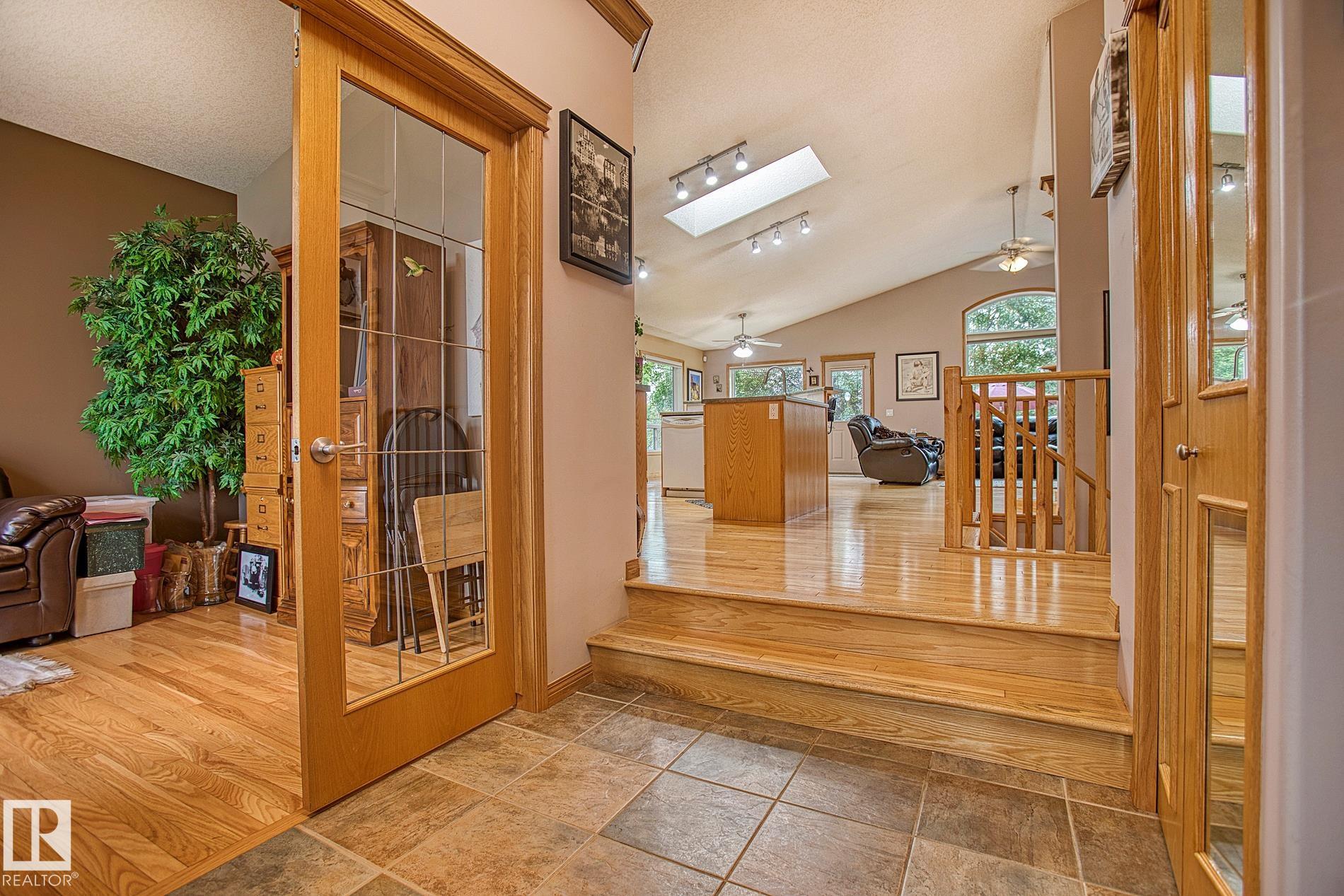 Photo 7 at 16135 72 Street NW, Ozerna, Edmonton