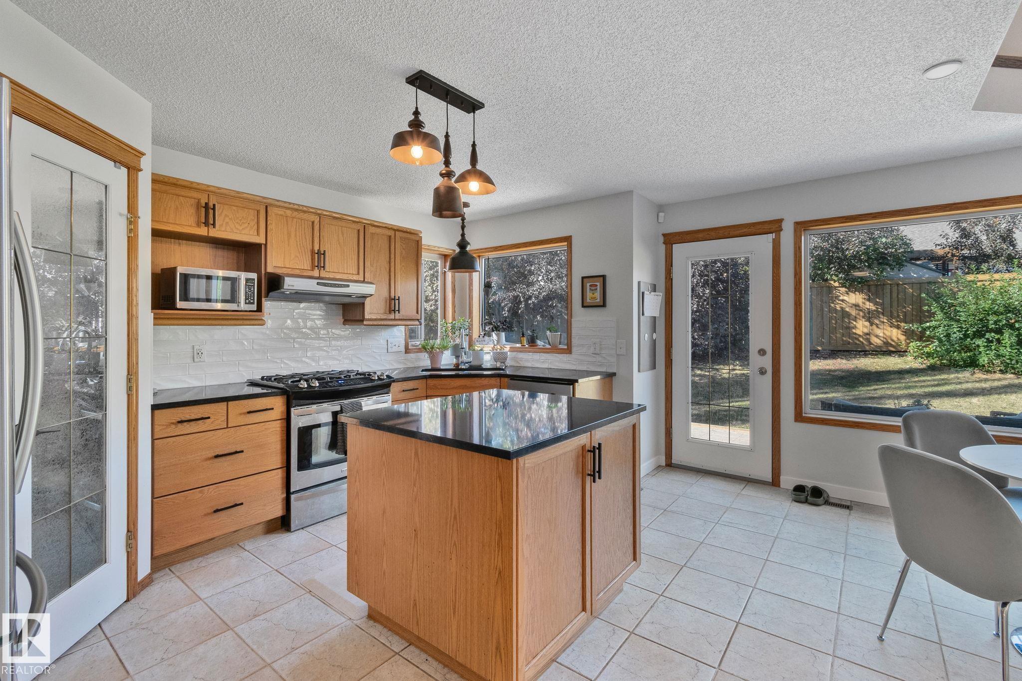 Photo 10 at 5 Oriole crest, Oakmont, St. Albert