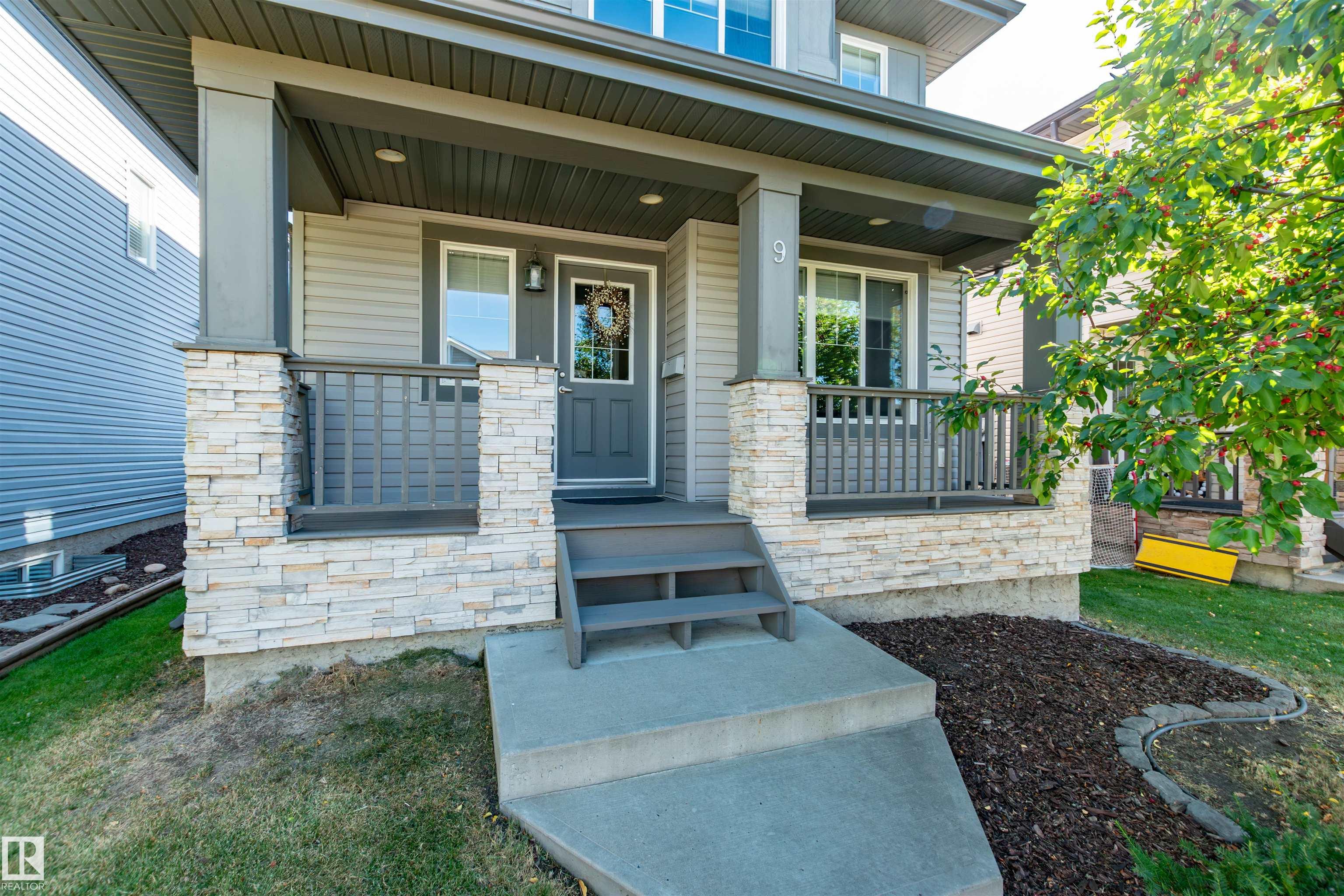 Photo 2 at 9 Dickens Street, South Pointe, Fort Saskatchewan
