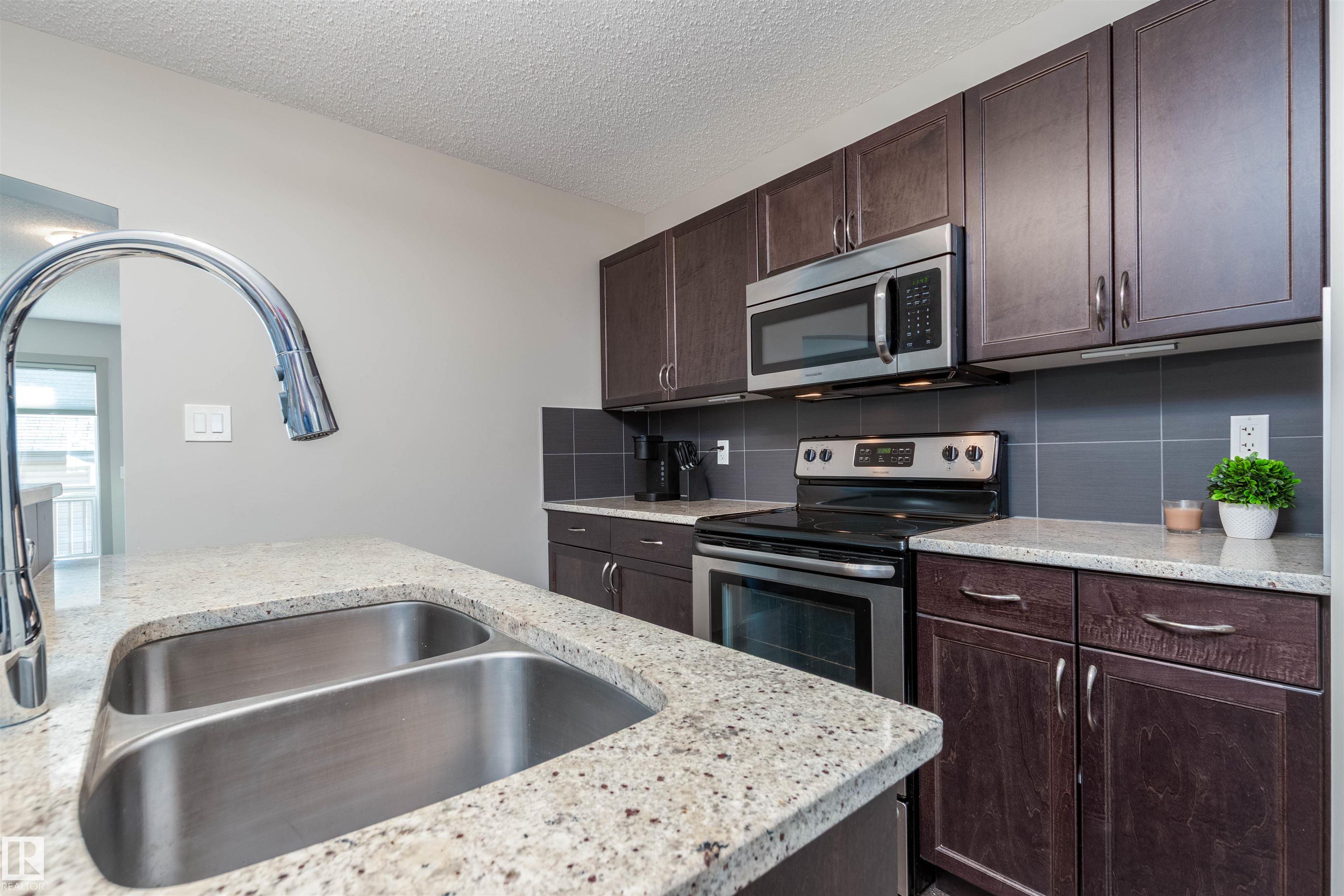 Photo 12 at 9 Dickens Street, South Pointe, Fort Saskatchewan