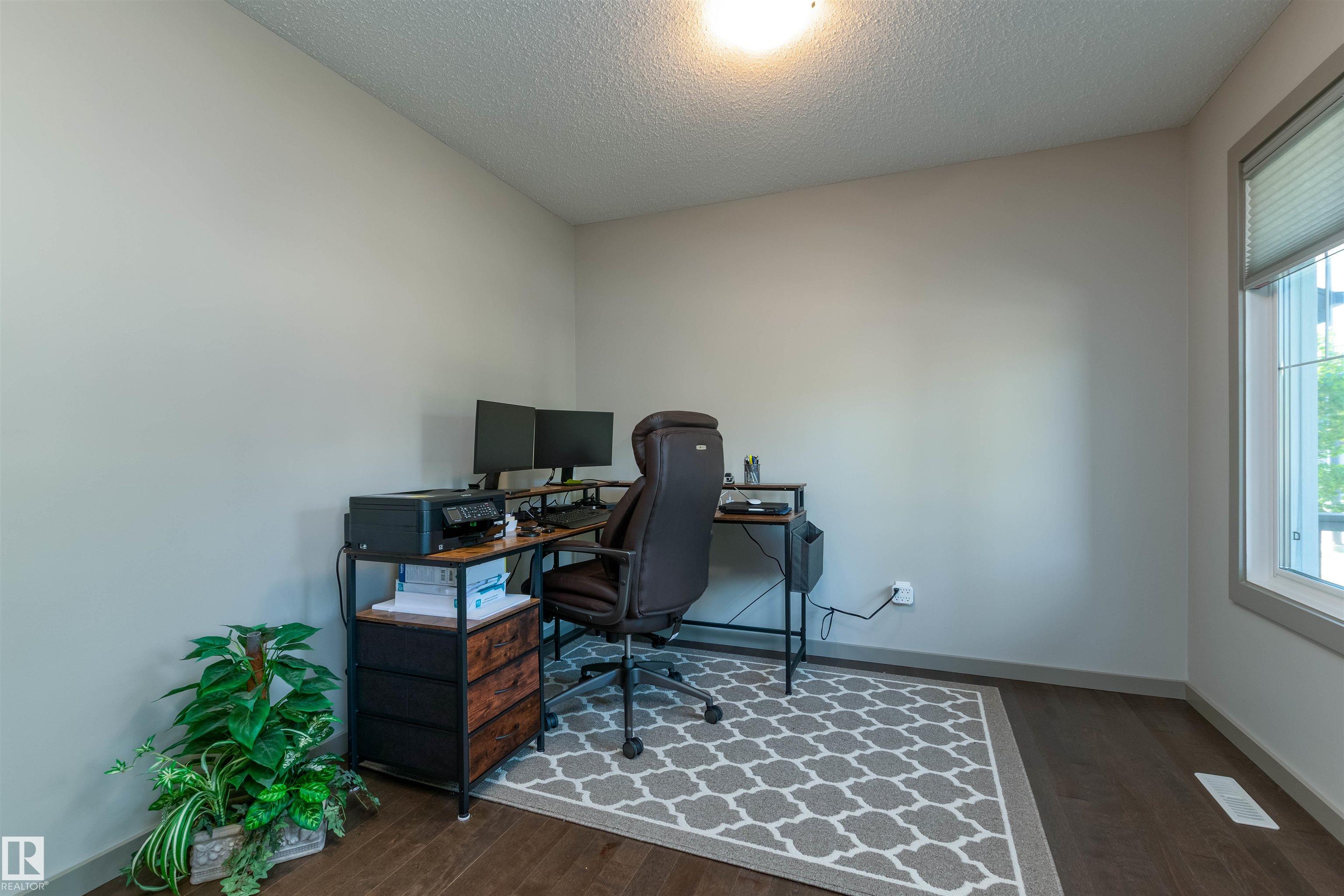 Photo 7 at 9 Dickens Street, South Pointe, Fort Saskatchewan
