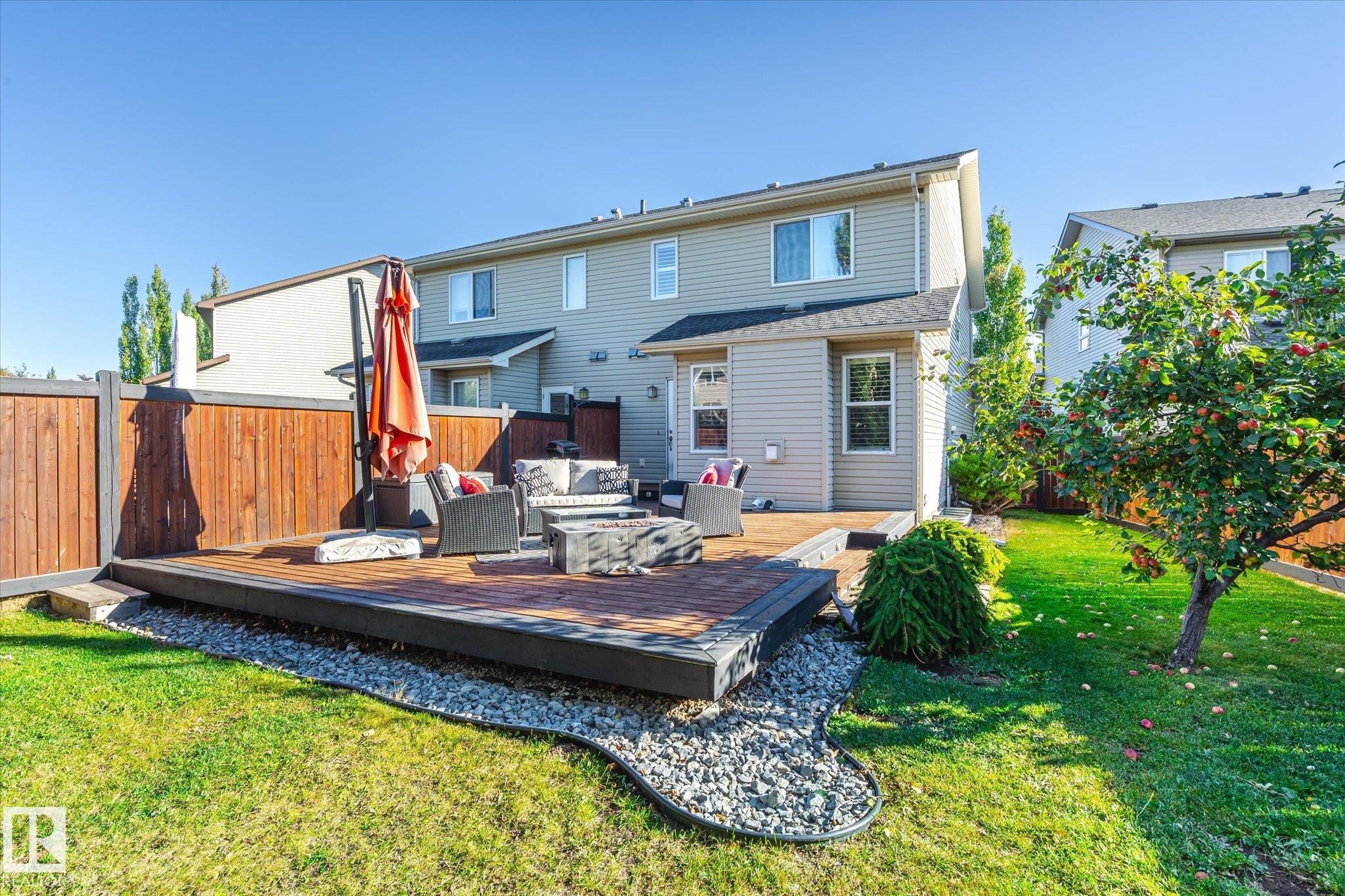 Photo 2 at 28 Hartwick Mews, Harvest Ridge, Spruce Grove