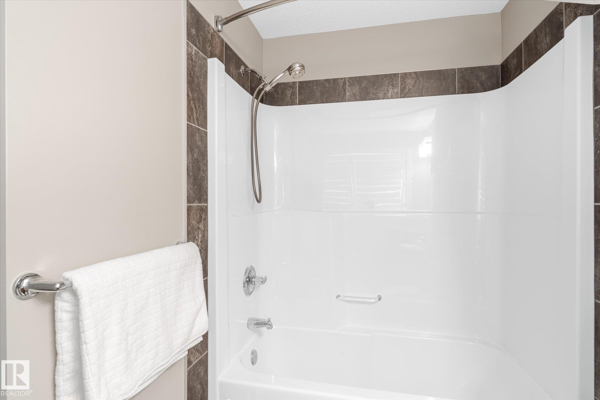 Photo 33 at 28 Hartwick Mews, Harvest Ridge, Spruce Grove