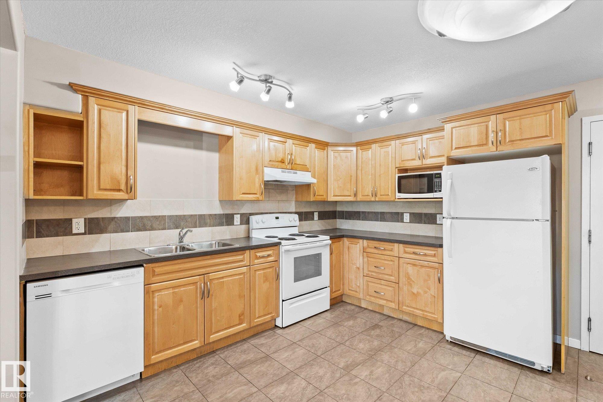 Photo 13 at 104 - 11827 105 Street NW, Westwood, Edmonton