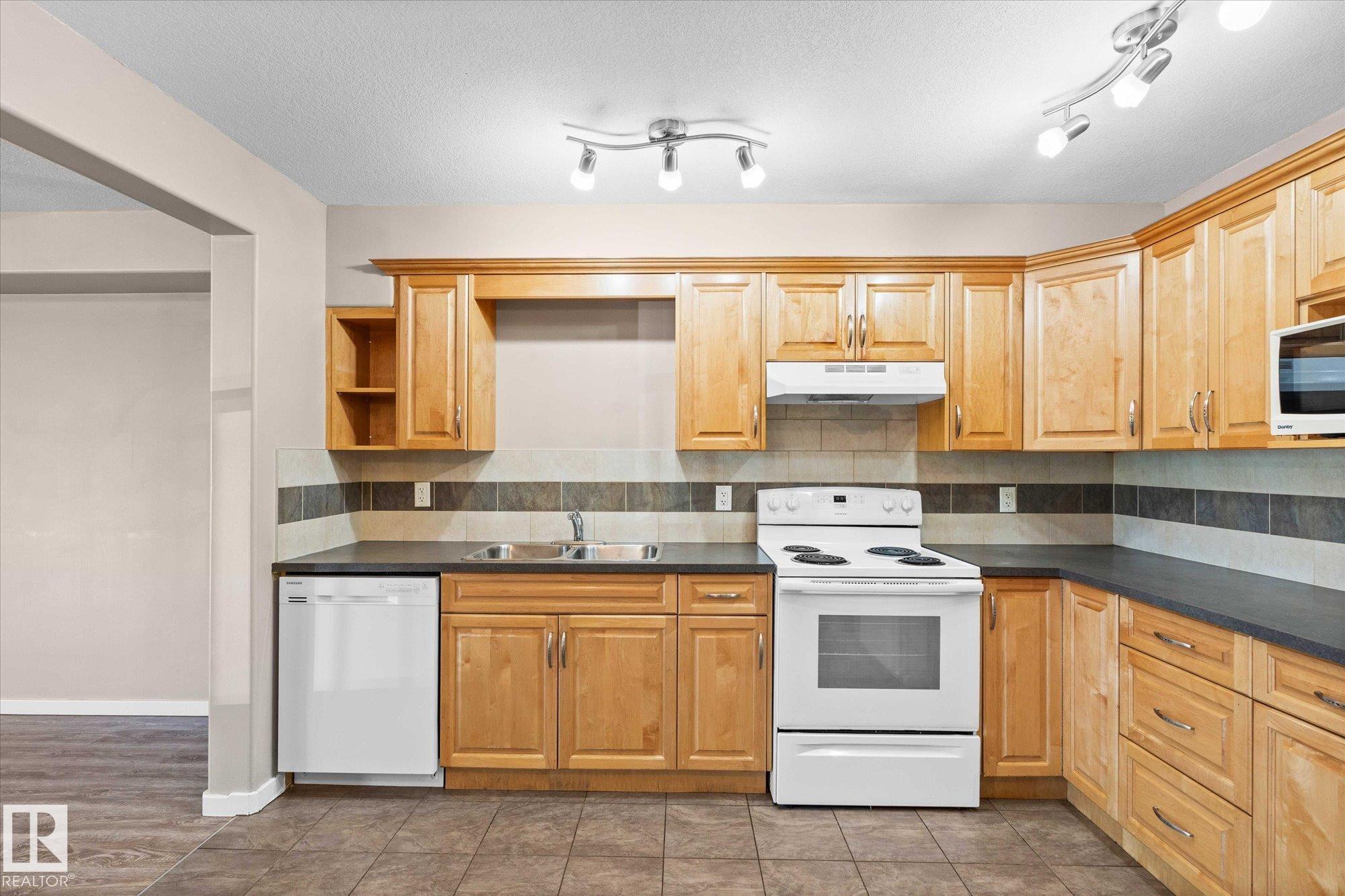 Photo 14 at 104 - 11827 105 Street NW, Westwood, Edmonton