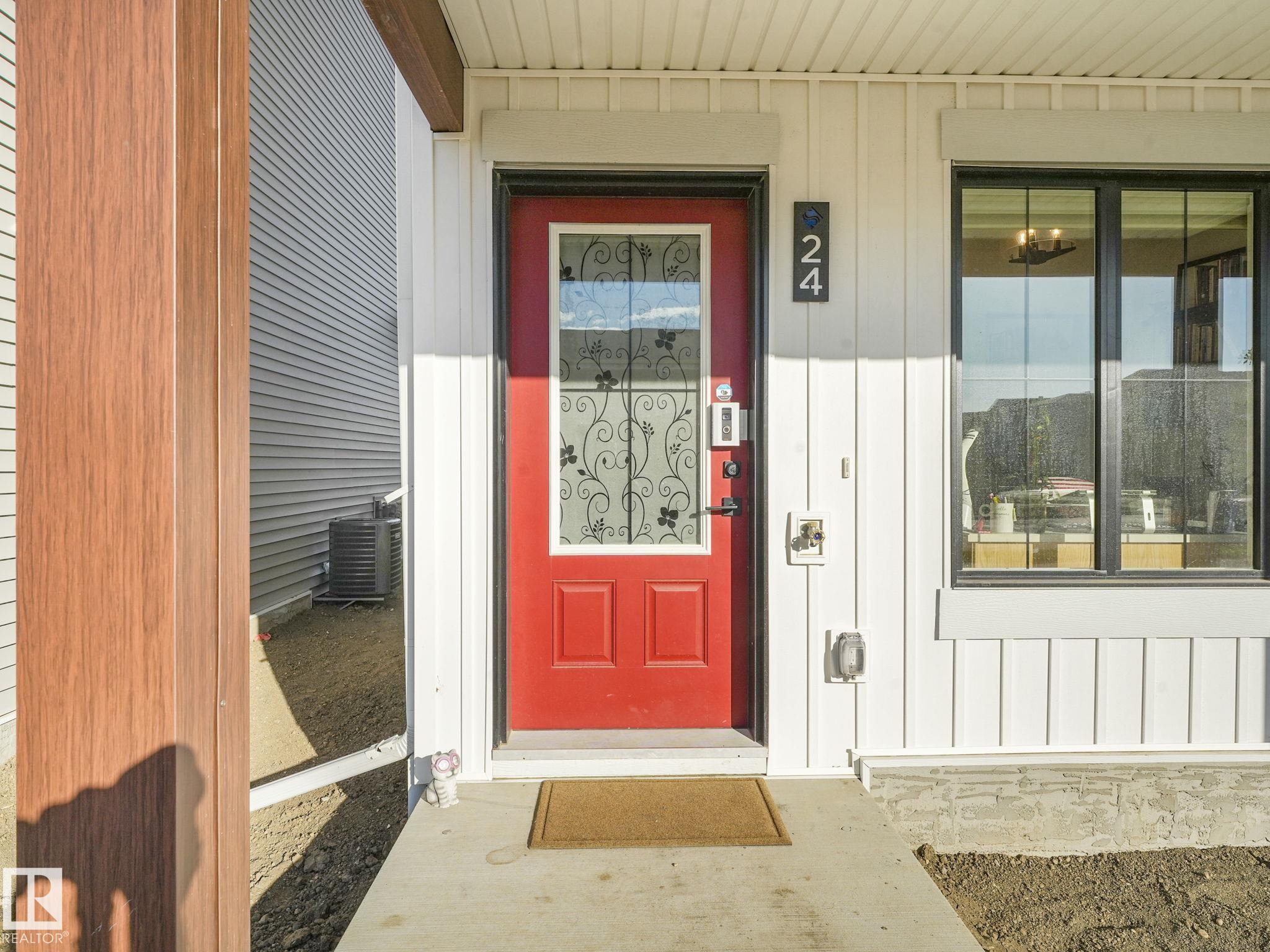 Photo 3 at 24 Eastwood Drive, Easton, Spruce Grove