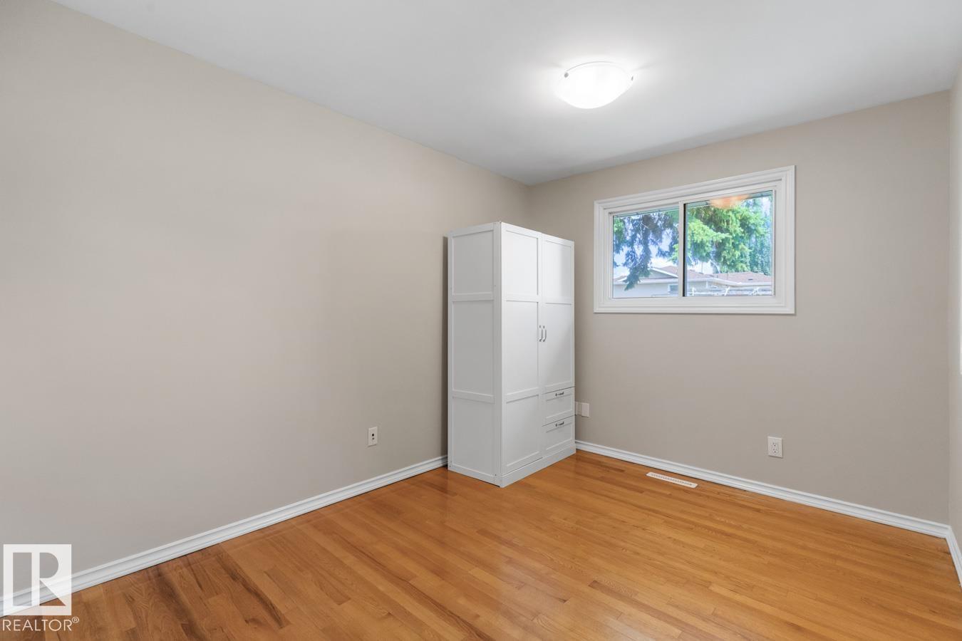 Photo 21 at 13908 57 Street NW, York, Edmonton