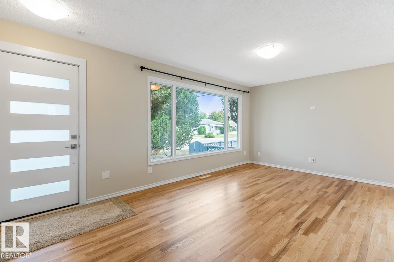 Photo 10 at 13908 57 Street NW, York, Edmonton