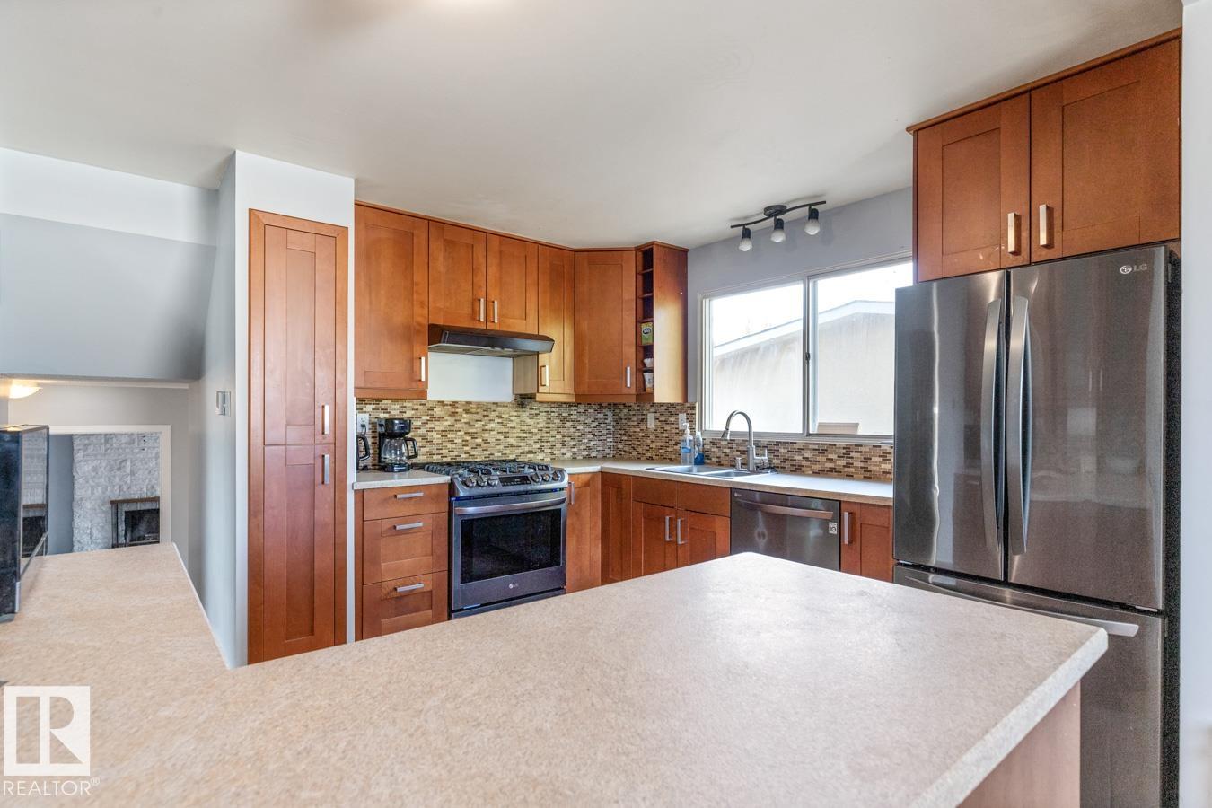 Photo 4 at 121 Georgian Way, Glen Allan, Sherwood Park