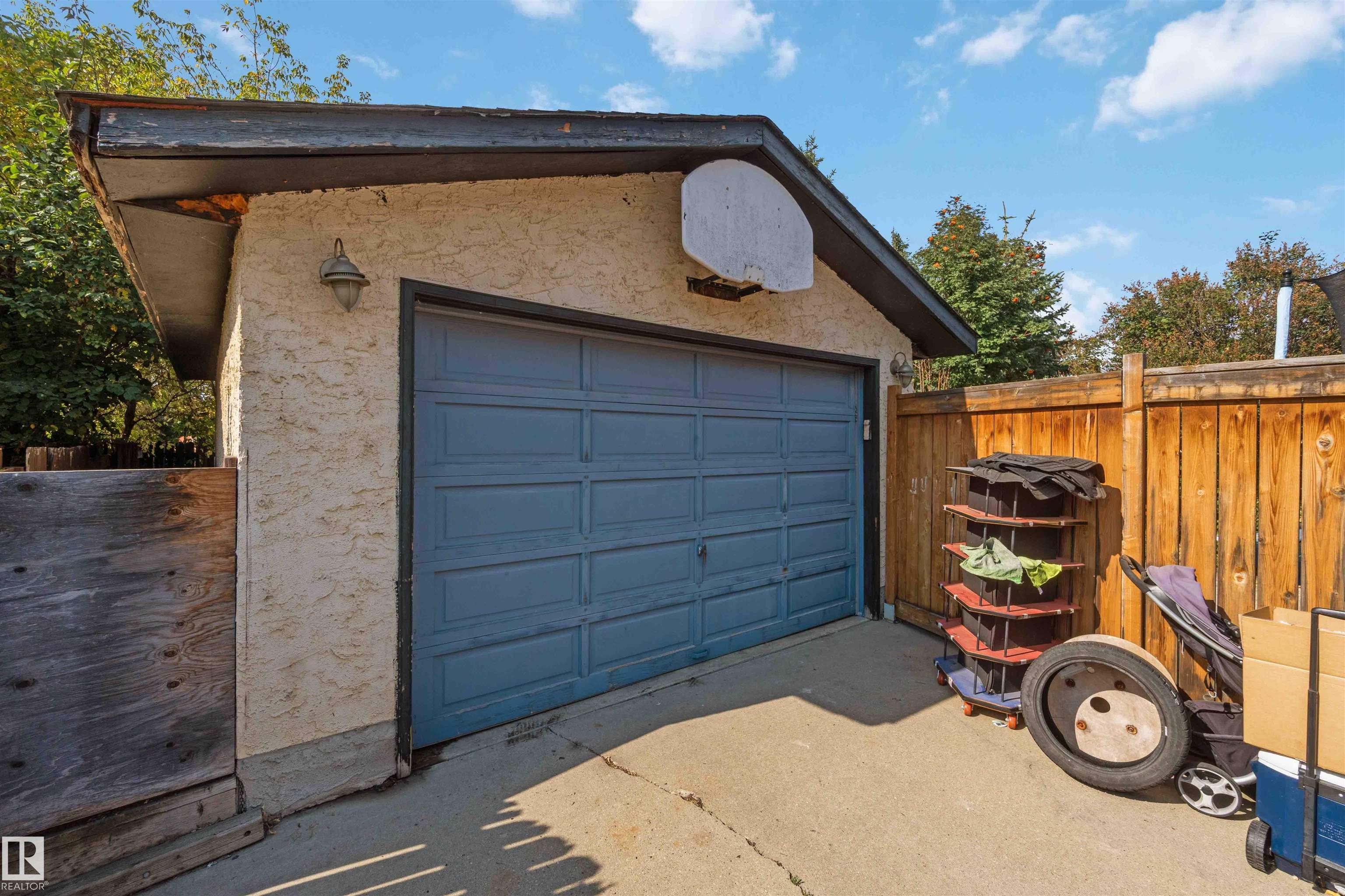 Photo 39 at 2508 49 Street NW, Weinlos, Edmonton