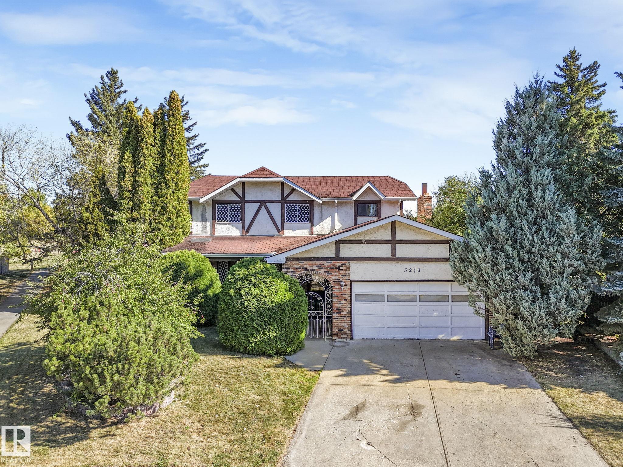 Photo 2 at 3213 111a Street NW, Sweet Grass, Edmonton