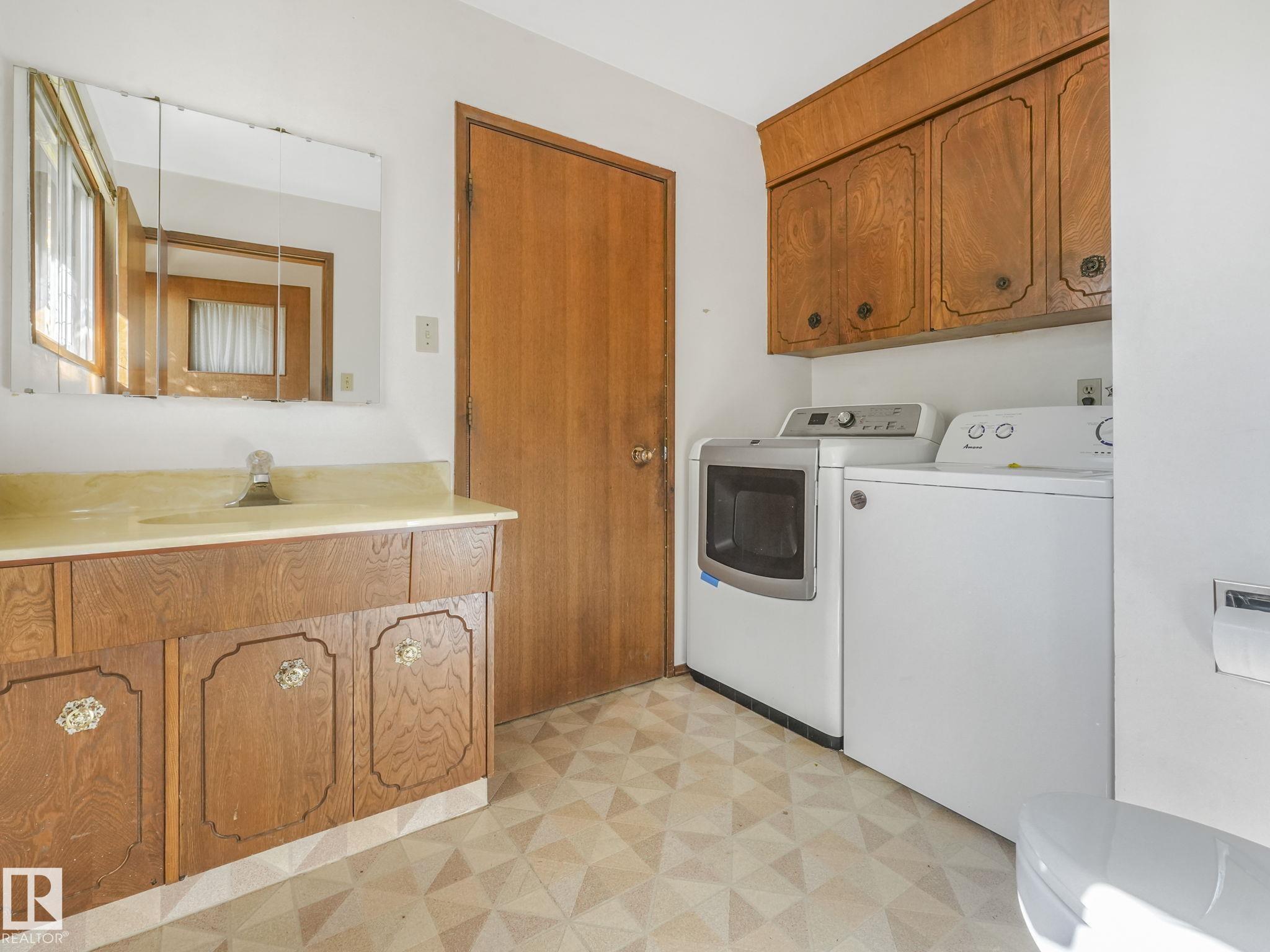 Photo 18 at 3213 111a Street NW, Sweet Grass, Edmonton