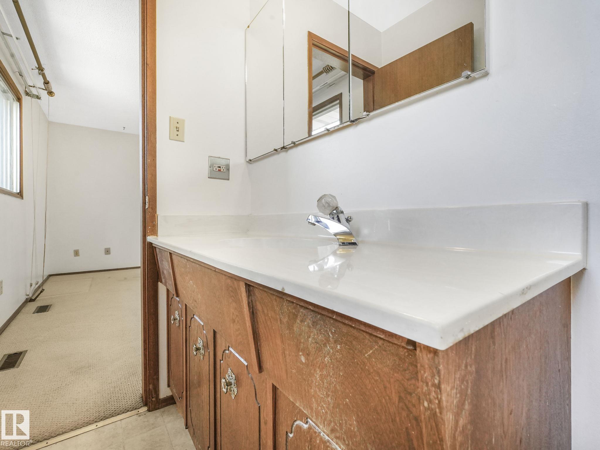 Photo 24 at 3213 111a Street NW, Sweet Grass, Edmonton