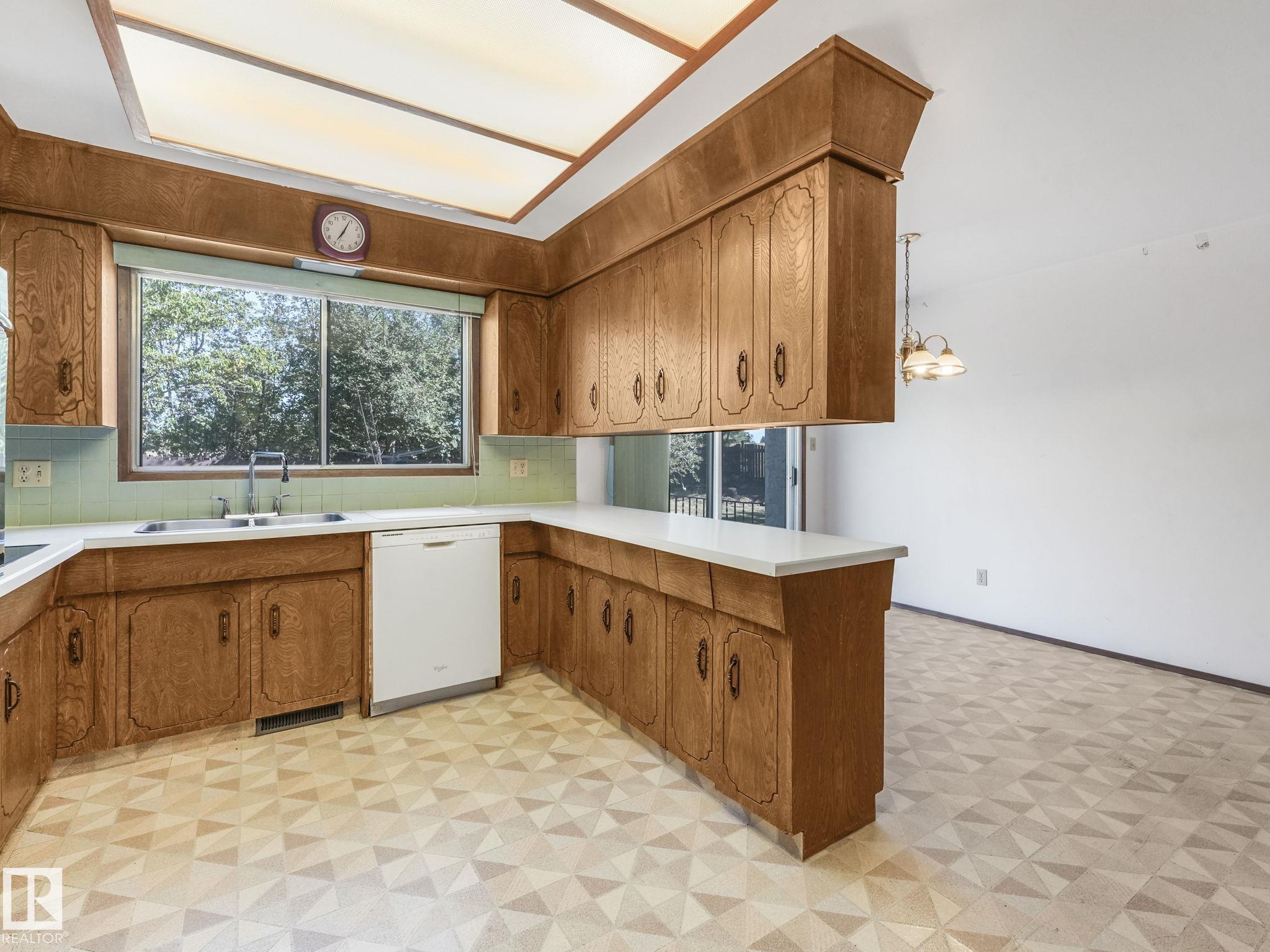 Photo 10 at 3213 111a Street NW, Sweet Grass, Edmonton