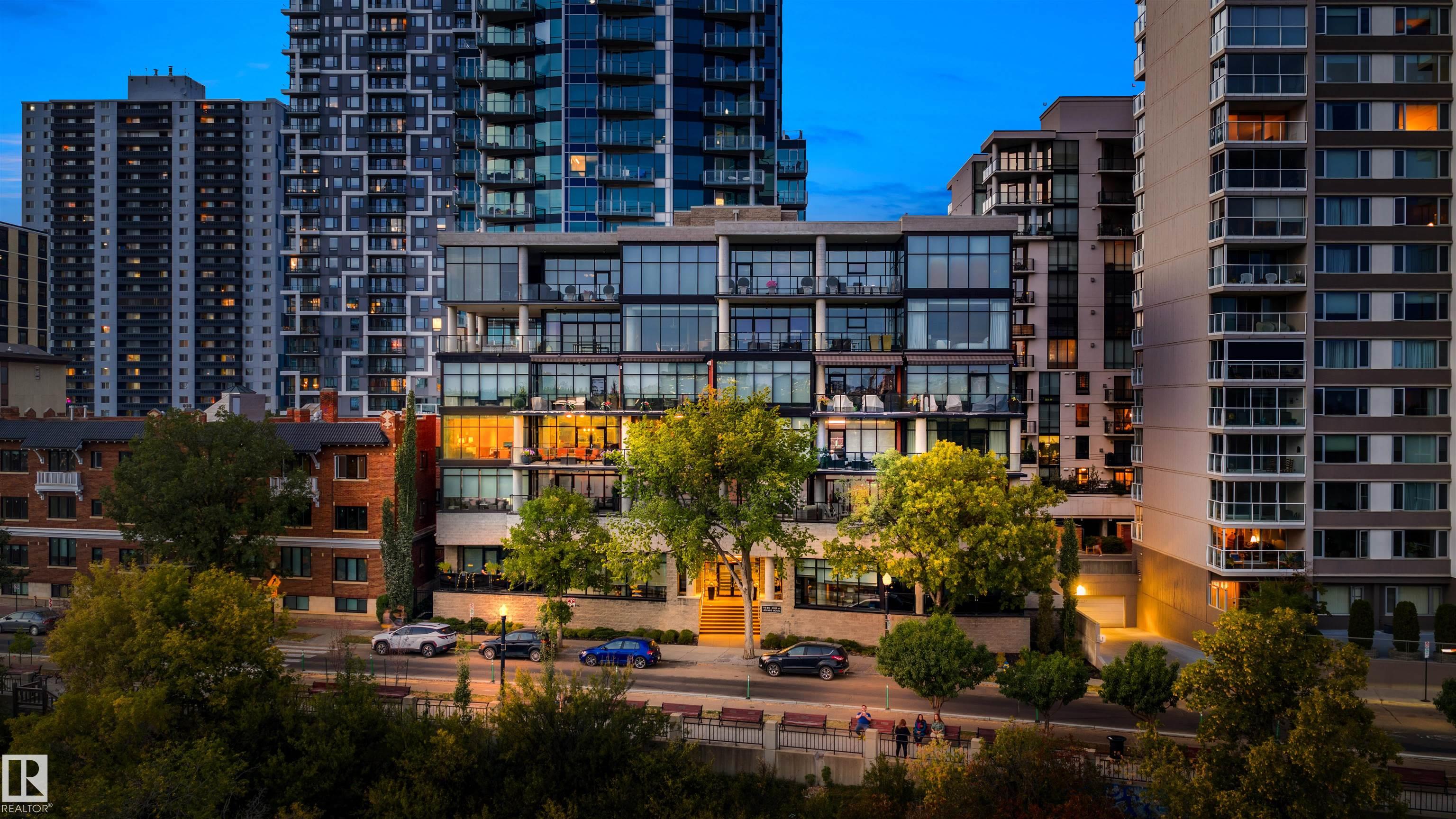 301 - 11930 100 Avenue NW, Wîhkwêntôwin, Edmonton 
