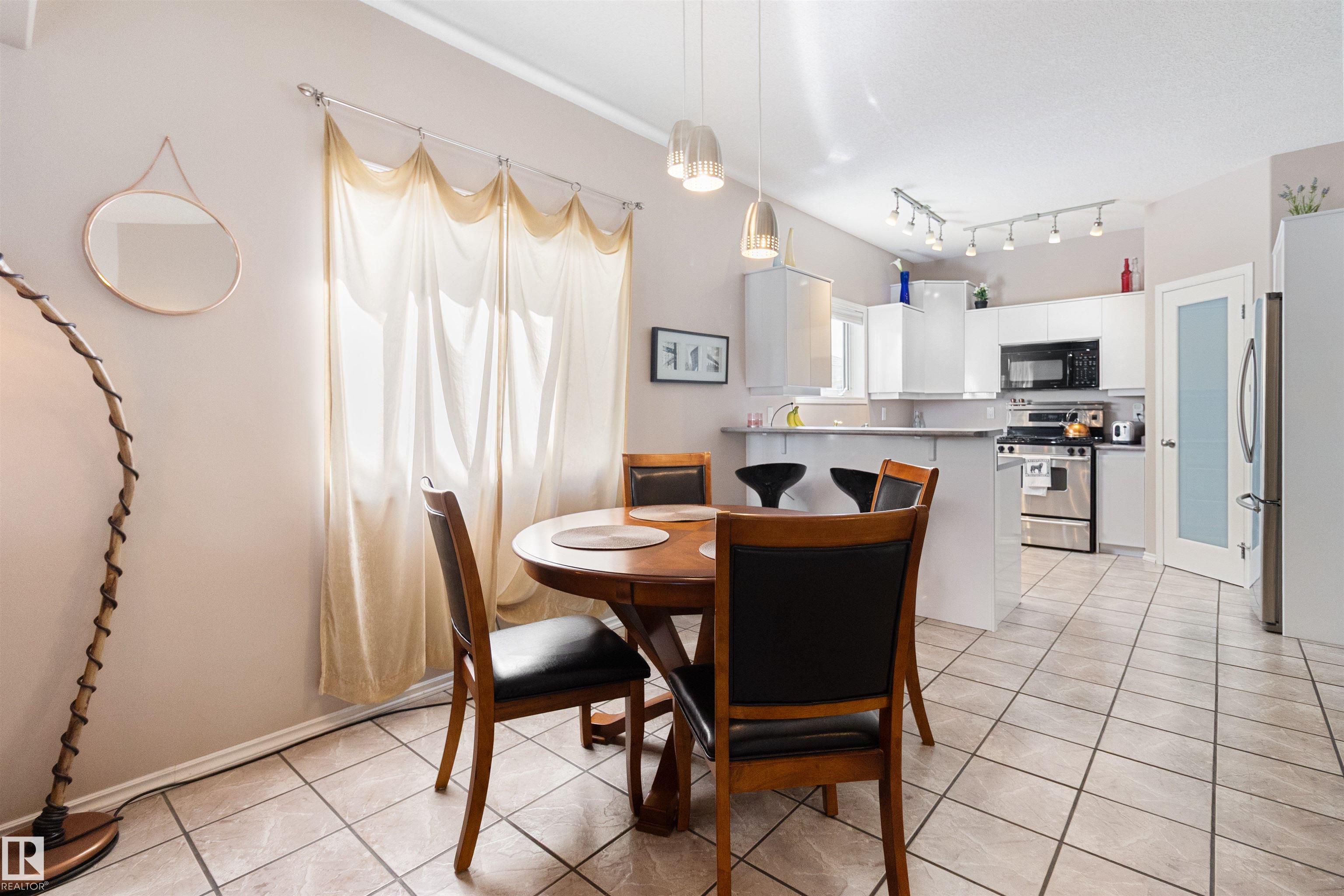 Photo 15 at 133 Kulawy Drive NW, Kiniski Gardens, Edmonton