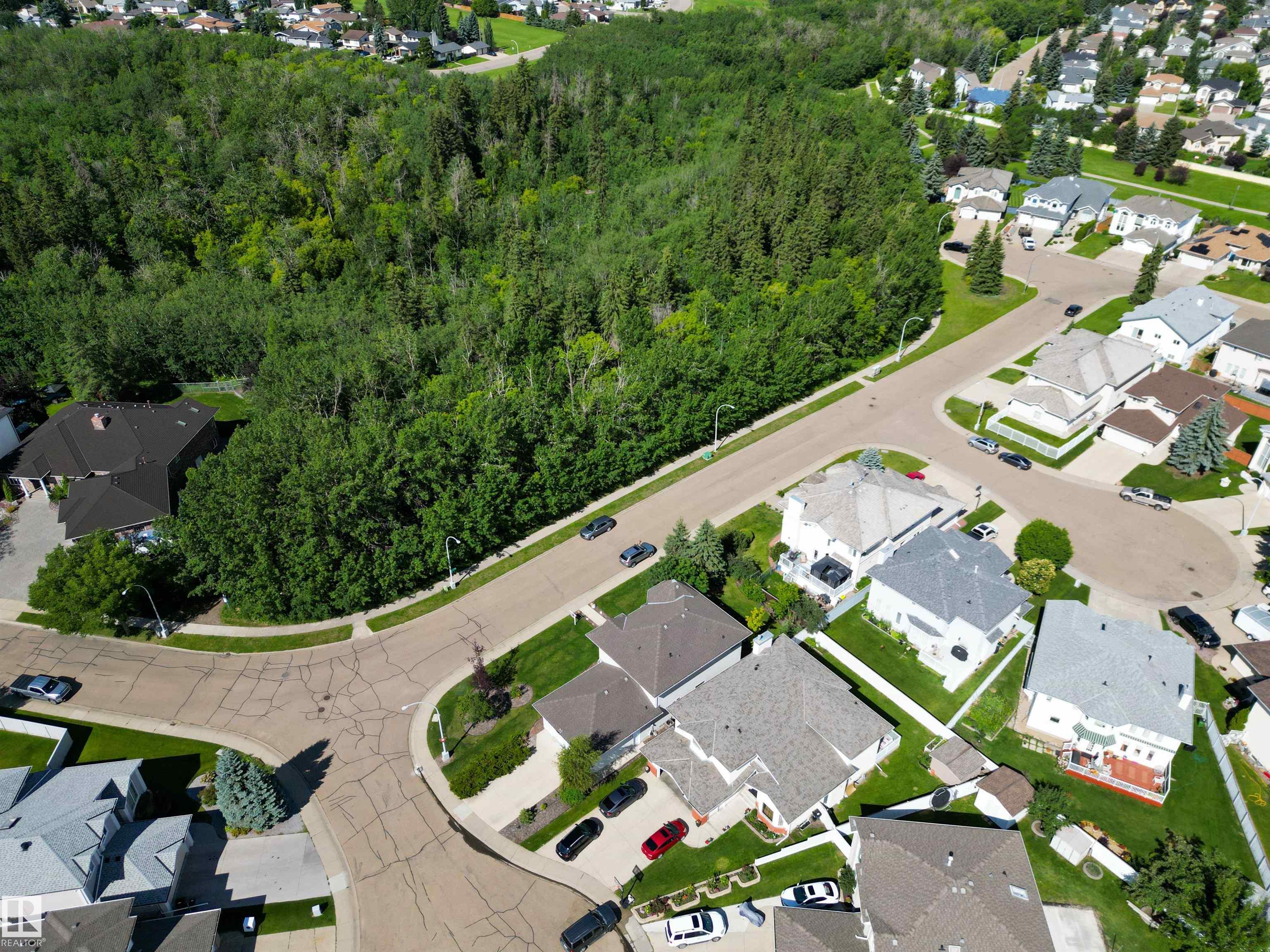 Photo 4 at 133 Kulawy Drive NW, Kiniski Gardens, Edmonton