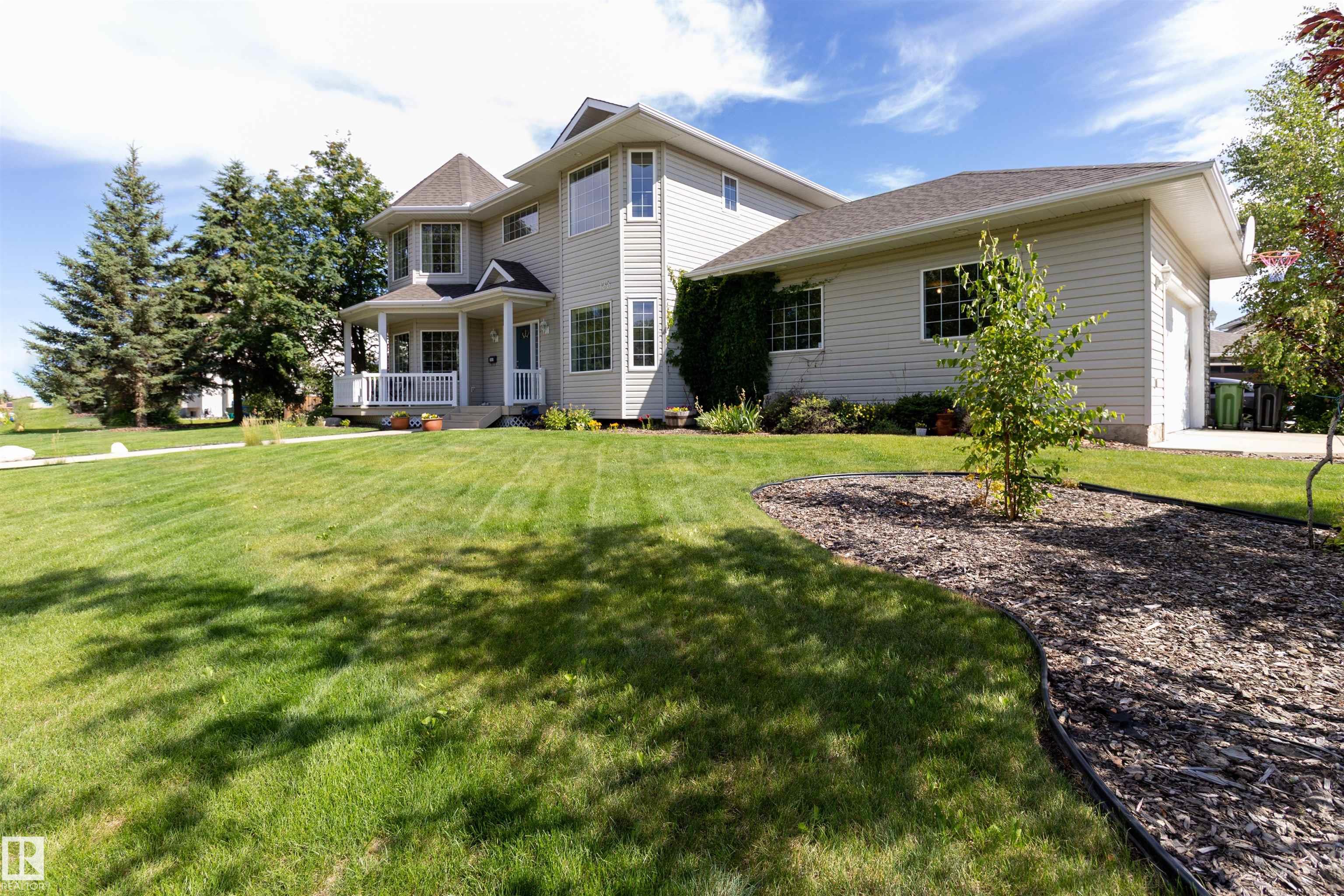 Photo 5 at 133 Kulawy Drive NW, Kiniski Gardens, Edmonton