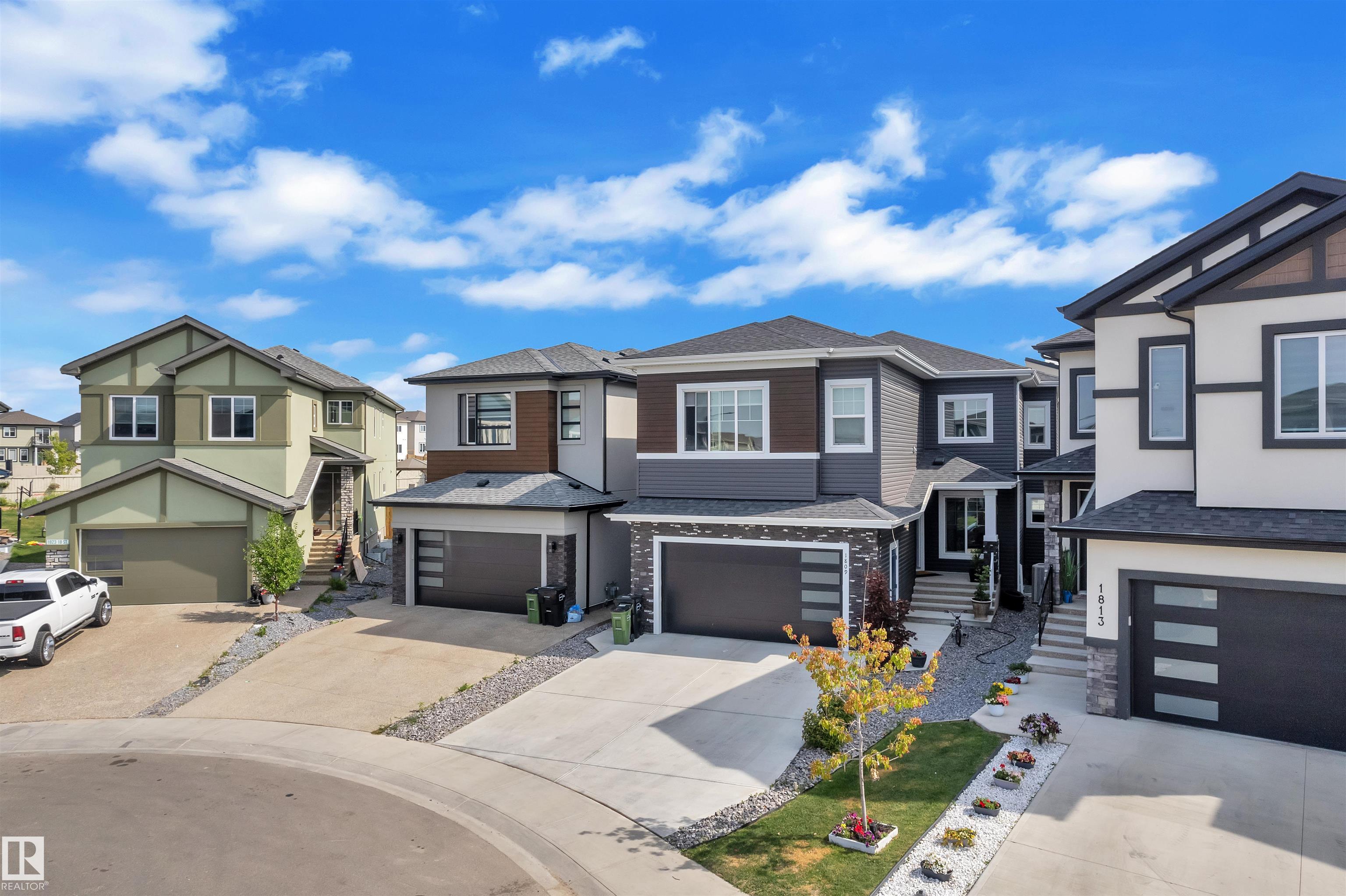 Photo 2 at 1809 18a Avenue NW, Laurel, Edmonton