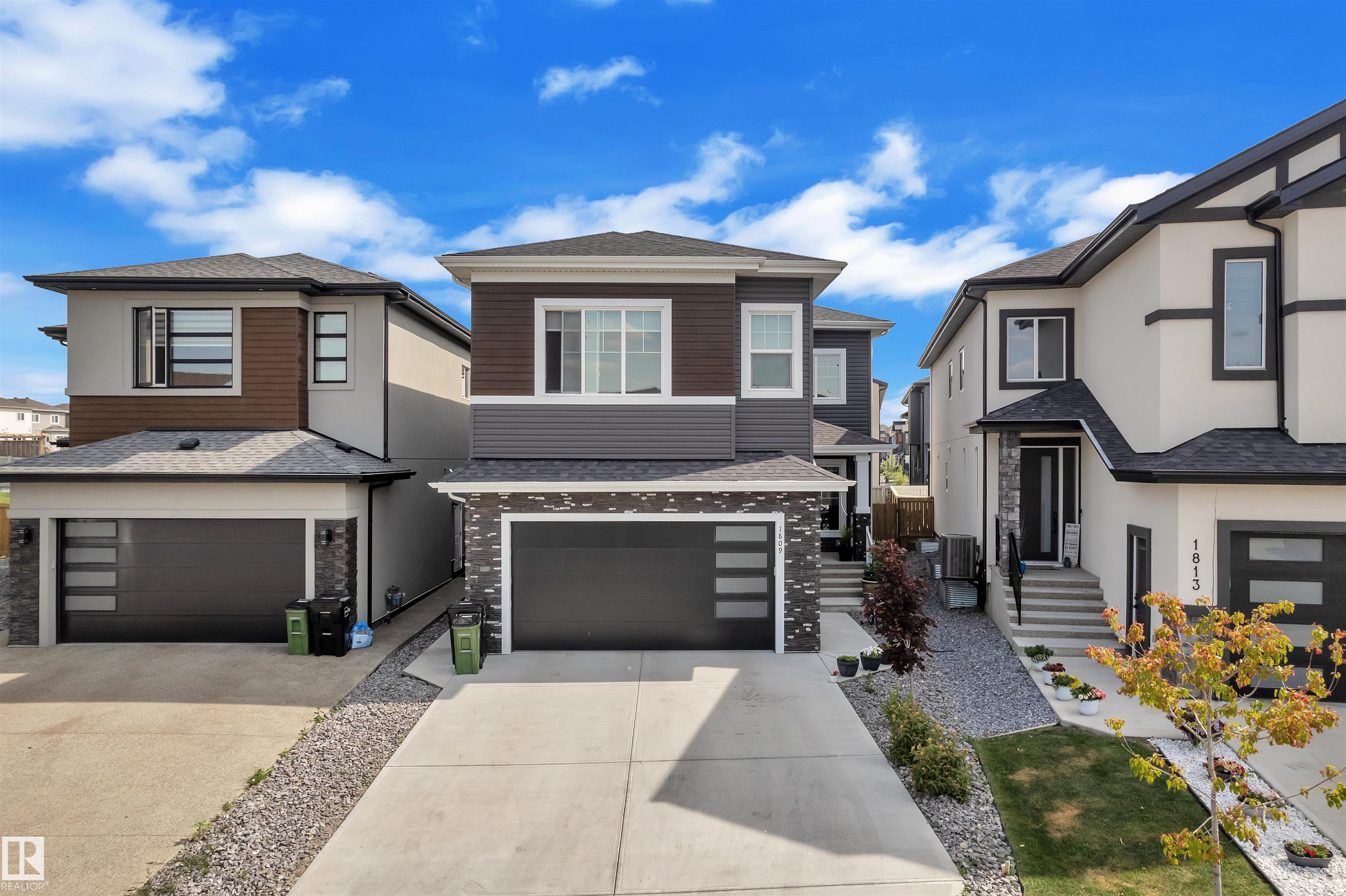 Photo 4 at 1809 18a Avenue NW, Laurel, Edmonton