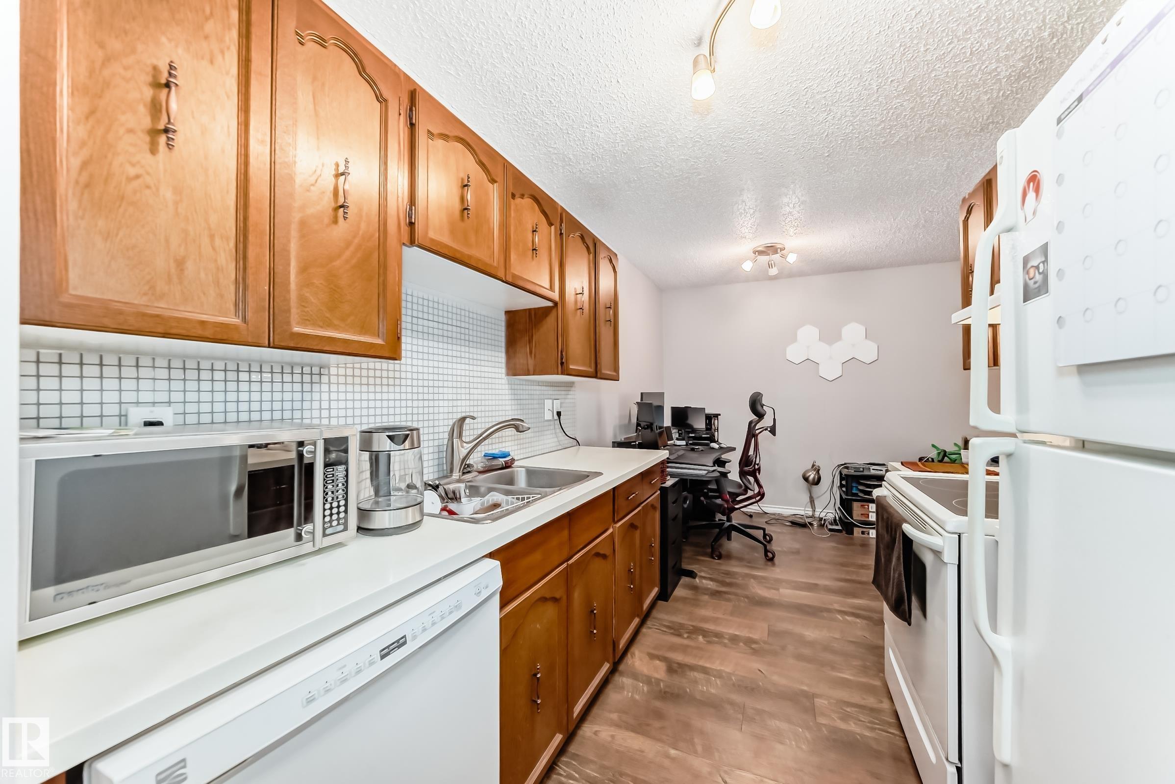 Photo 8 at 305 - 14004 26 Street NW, Bannerman, Edmonton