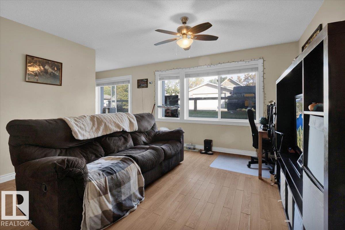Photo 5 at 4 - 9650 82 Avenue NW, Strathcona, Edmonton