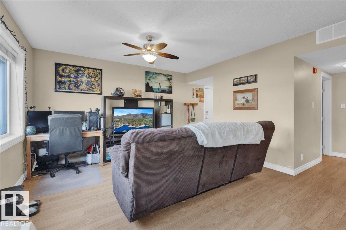 Photo 9 at 4 - 9650 82 Avenue NW, Strathcona, Edmonton