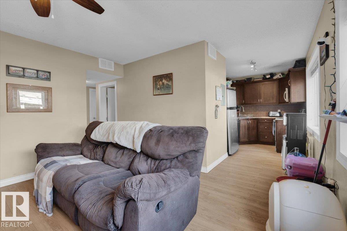 Photo 10 at 4 - 9650 82 Avenue NW, Strathcona, Edmonton