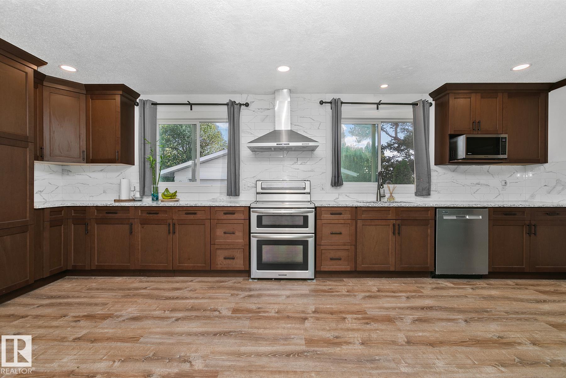 Photo 3 at 3 Wilson Crescent, Westboro, Sherwood Park