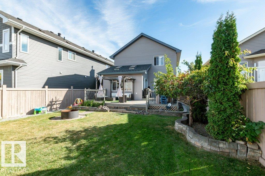 Photo 2 at 98 Rue Monette, Montalet, Beaumont