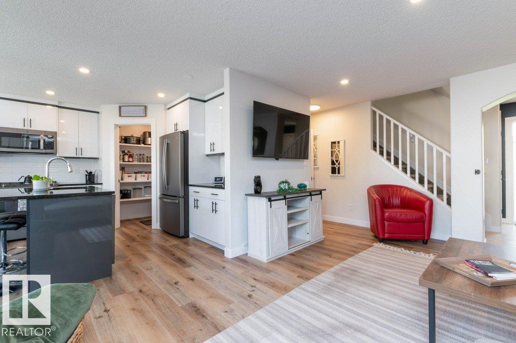 Photo 8 at 98 Rue Monette, Montalet, Beaumont