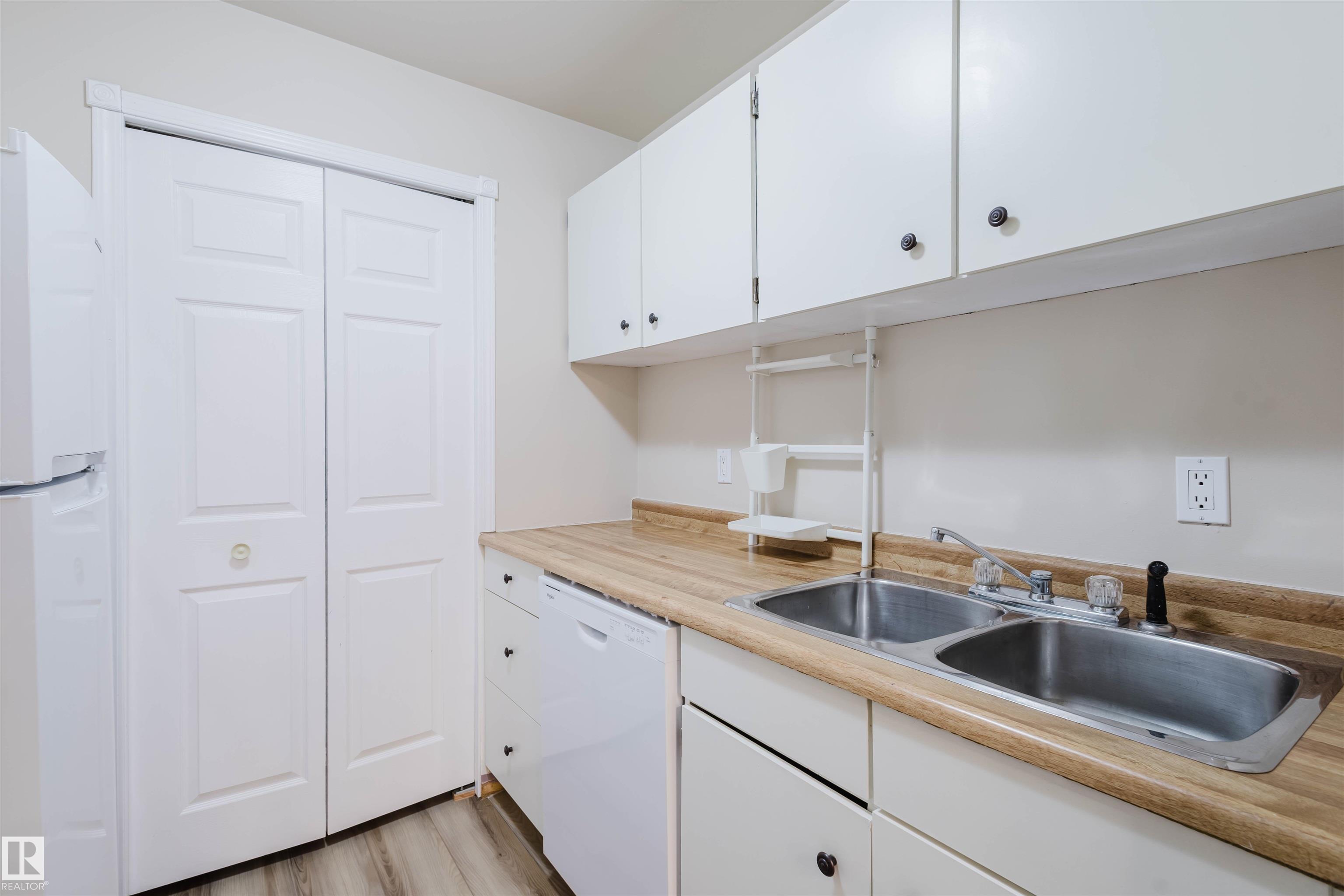 Photo 13 at 9044 Tudor Glen, Grandin, St. Albert