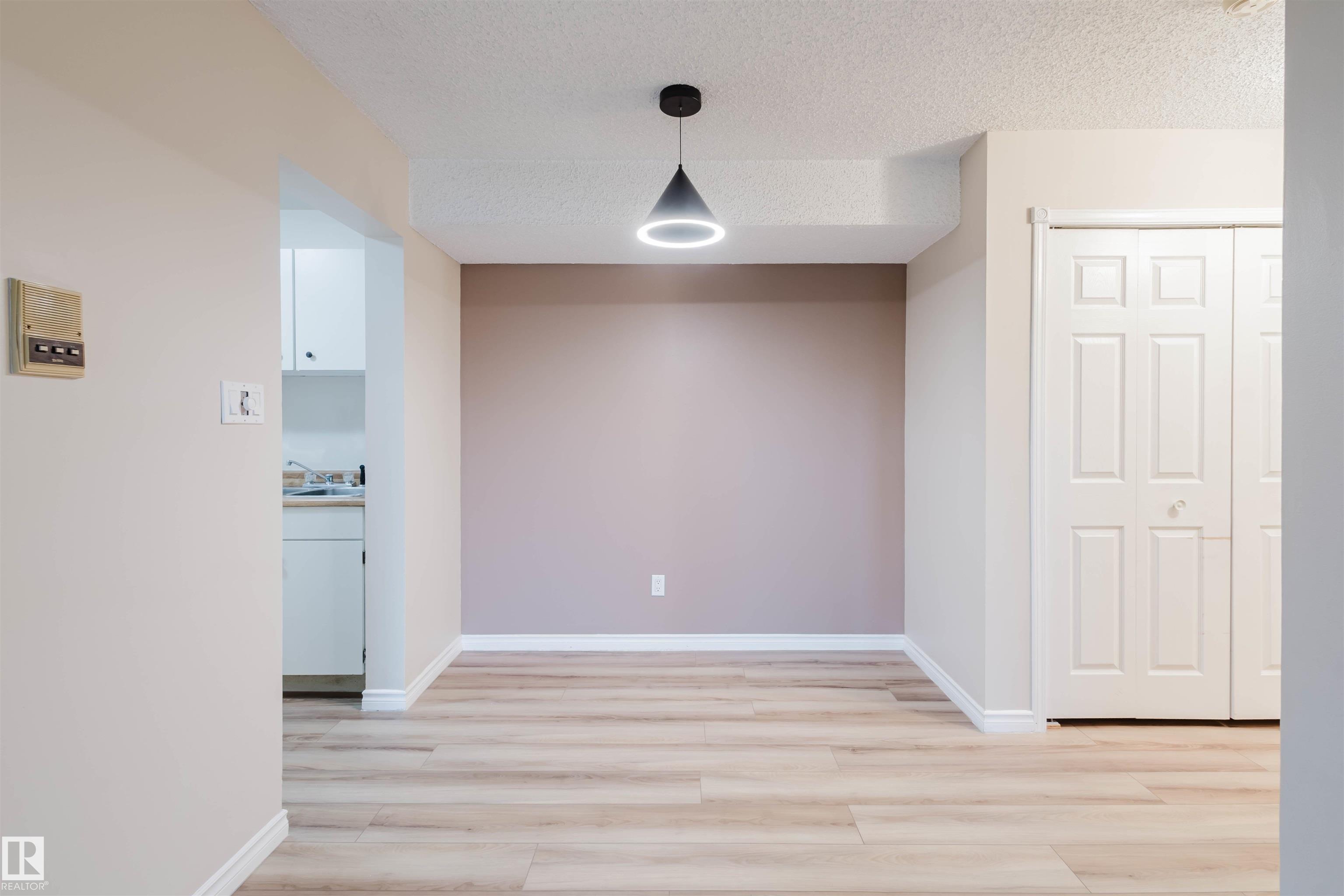 Photo 9 at 9044 Tudor Glen, Grandin, St. Albert