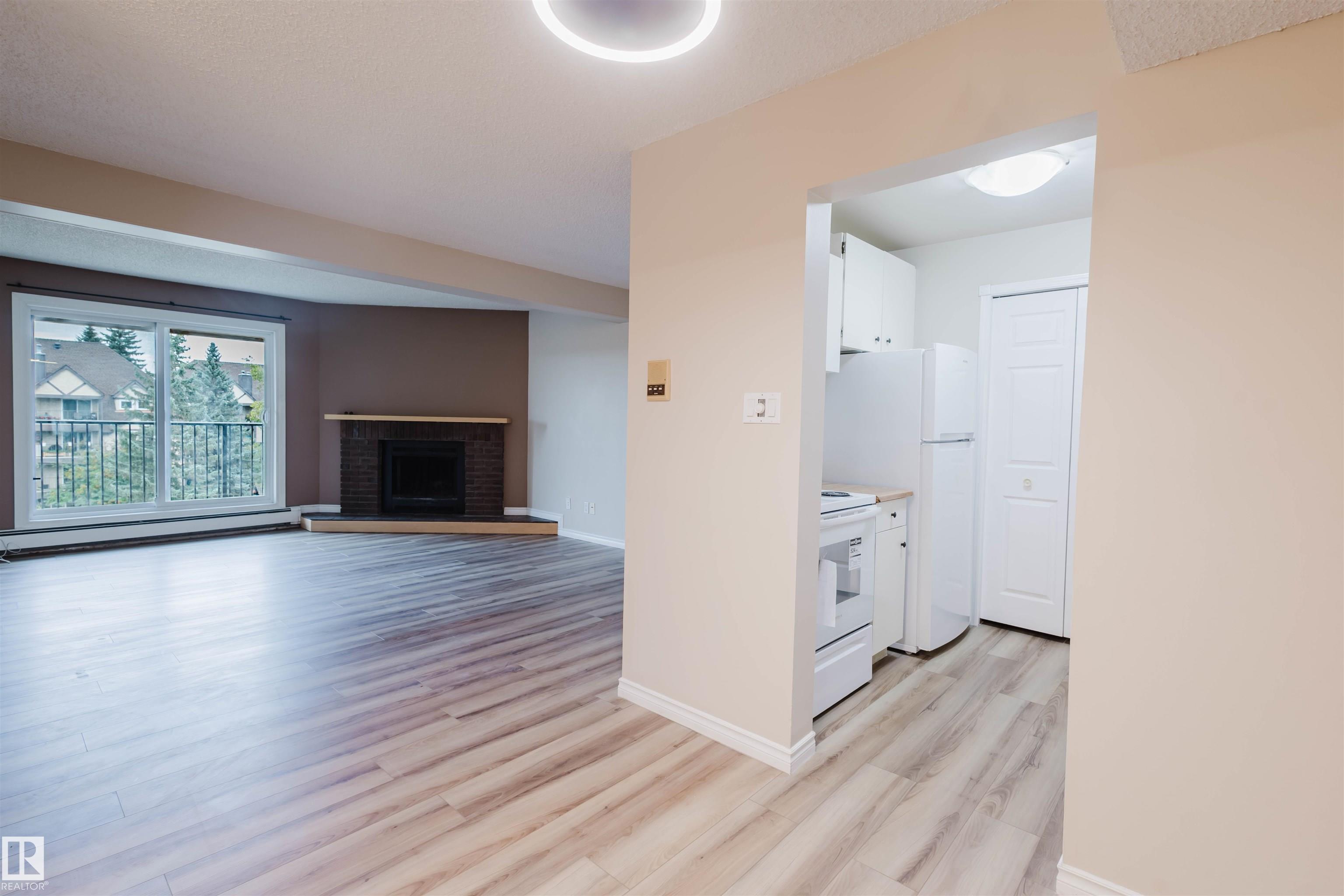 Photo 10 at 9044 Tudor Glen, Grandin, St. Albert