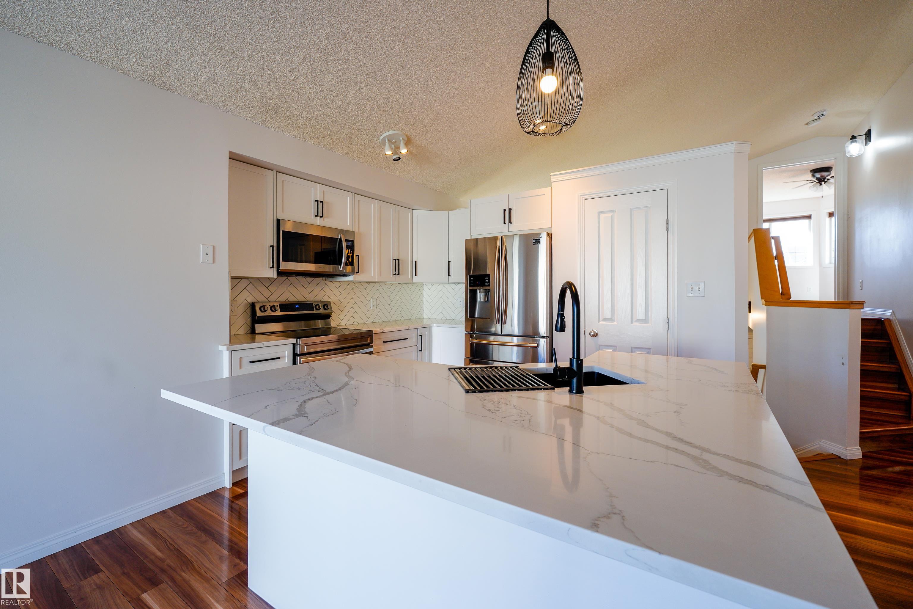 Photo 11 at 409 84 Street SW, Ellerslie, Edmonton