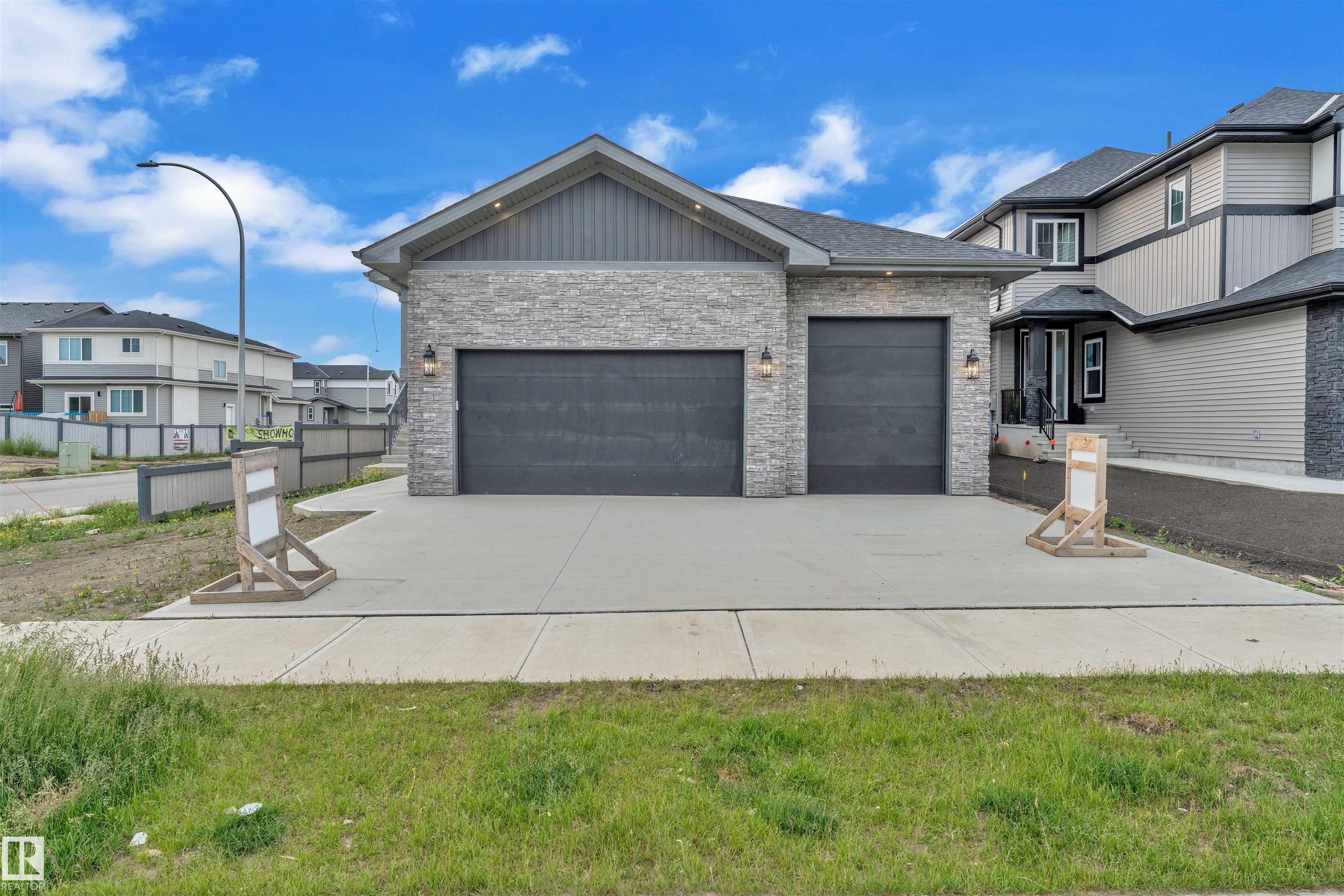 Photo 2 at 30 Avonlea Way, Jesperdale, Spruce Grove